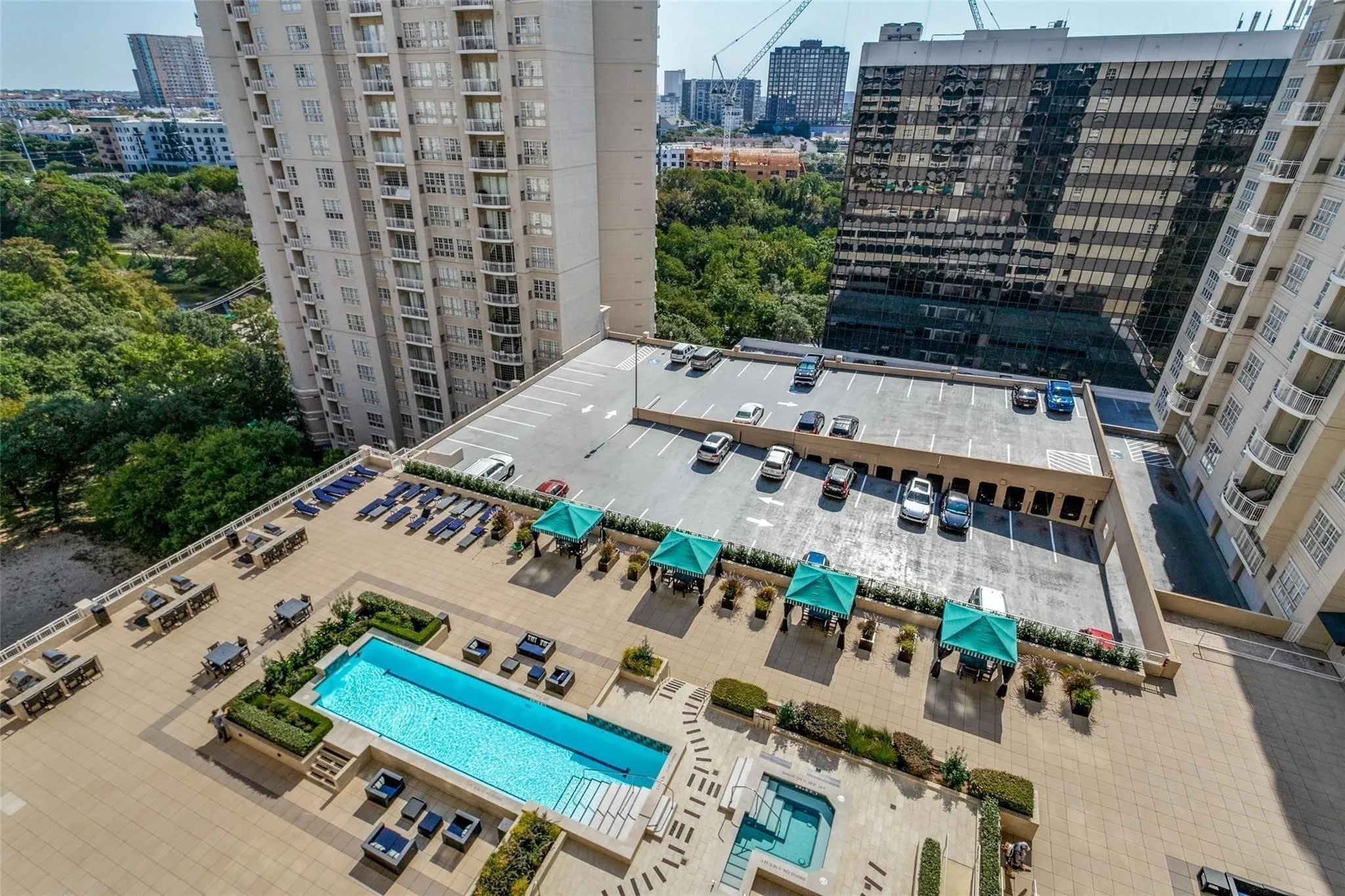 Condominium For Sale in Dallas County , 3225 Turtle Creek Boulevard 1235, Dallas, Texas 75219, 1 Bedroom, 1 Bathroom, 2 Garage spaces, 841 Sqft, built in 1998, mls#21318736, Real Estate Agent in Dallas, Homes For Sale in Dallas county, Homes For Sale in Dallas, Realtor in Dallas Texas, Real Estate Brokerage Independent Realty Texas, Luminita Cordes Realtor
