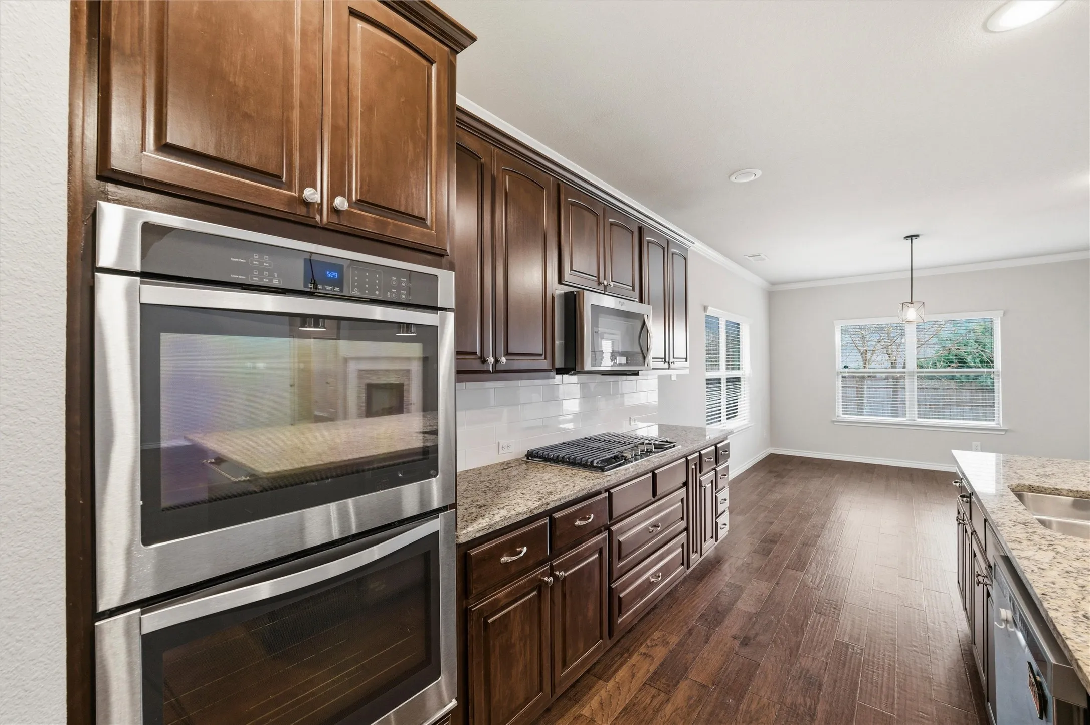 Single Family Residence For Sale in Parker County , 420 Prairie Run, Aledo, Texas 76008, 5 Bedroom, 5 Bathroom, 2 Garage spaces, 3,533 Sqft, built in 2015, mls#21319778, Real Estate Agent in Aledo, Homes For Sale in Parker county, Homes For Sale in Aledo, Realtor in Aledo Texas, Real Estate Brokerage Independent Realty Texas, Luminita Cordes Realtor
