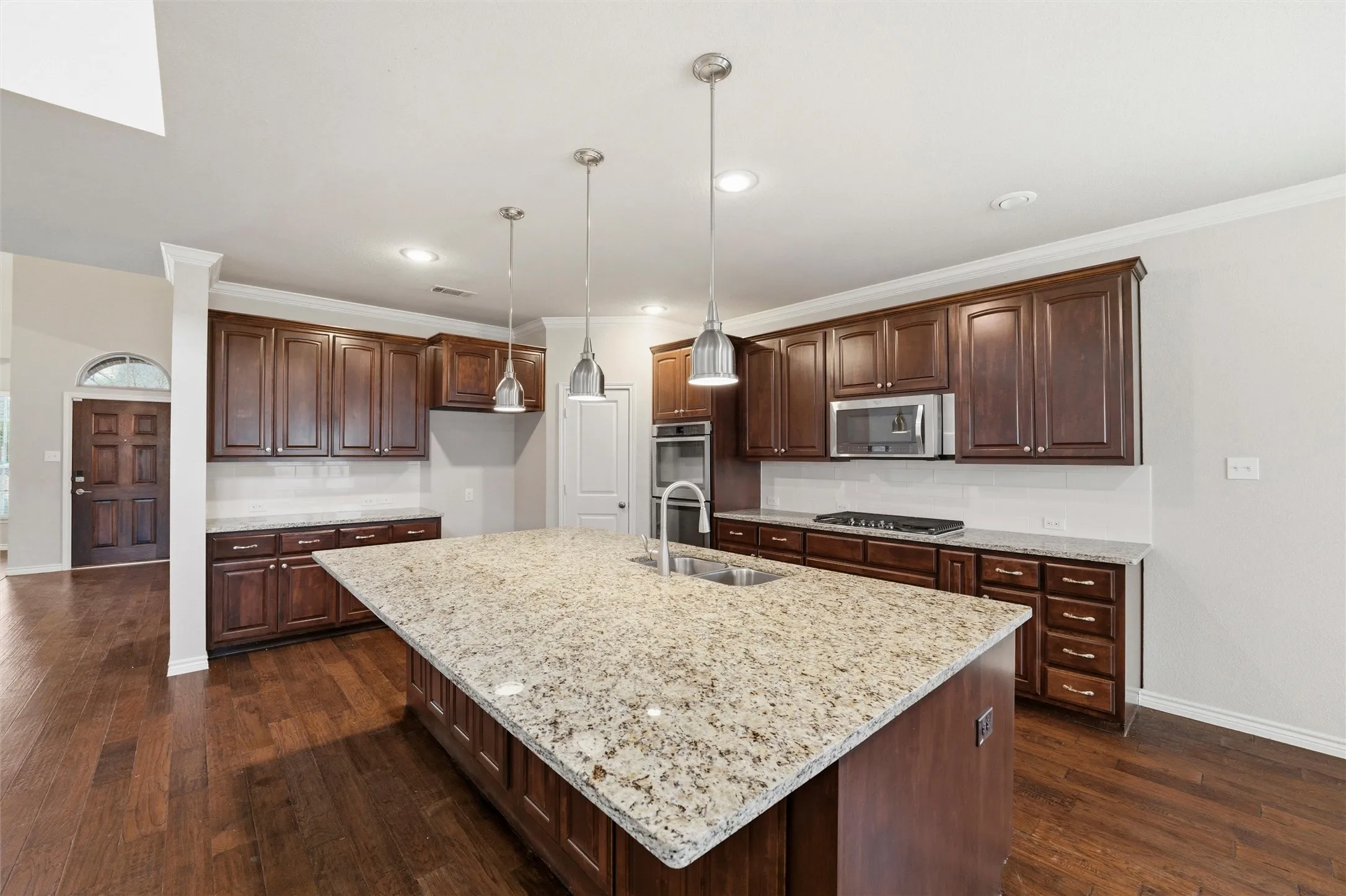 Single Family Residence For Sale in Parker County , 420 Prairie Run, Aledo, Texas 76008, 5 Bedroom, 5 Bathroom, 2 Garage spaces, 3,533 Sqft, built in 2015, mls#21319778, Real Estate Agent in Aledo, Homes For Sale in Parker county, Homes For Sale in Aledo, Realtor in Aledo Texas, Real Estate Brokerage Independent Realty Texas, Luminita Cordes Realtor