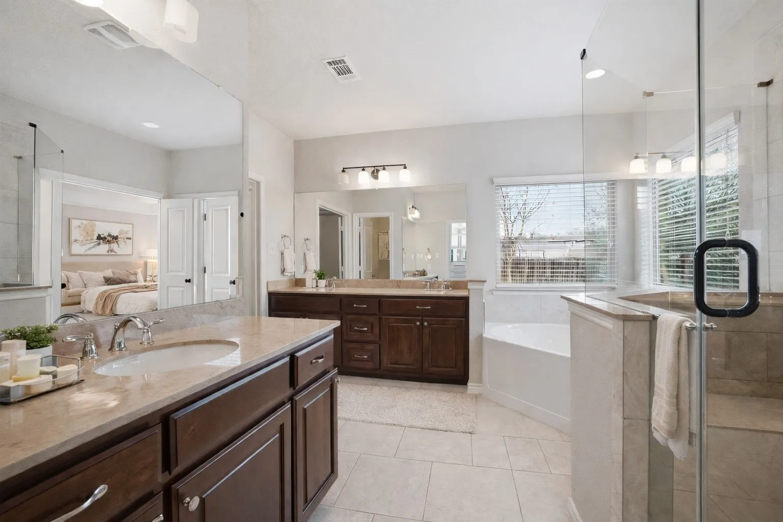 Single Family Residence For Sale in Parker County , 420 Prairie Run, Aledo, Texas 76008, 5 Bedroom, 5 Bathroom, 2 Garage spaces, 3,533 Sqft, built in 2015, mls#21319778, Real Estate Agent in Aledo, Homes For Sale in Parker county, Homes For Sale in Aledo, Realtor in Aledo Texas, Real Estate Brokerage Independent Realty Texas, Luminita Cordes Realtor