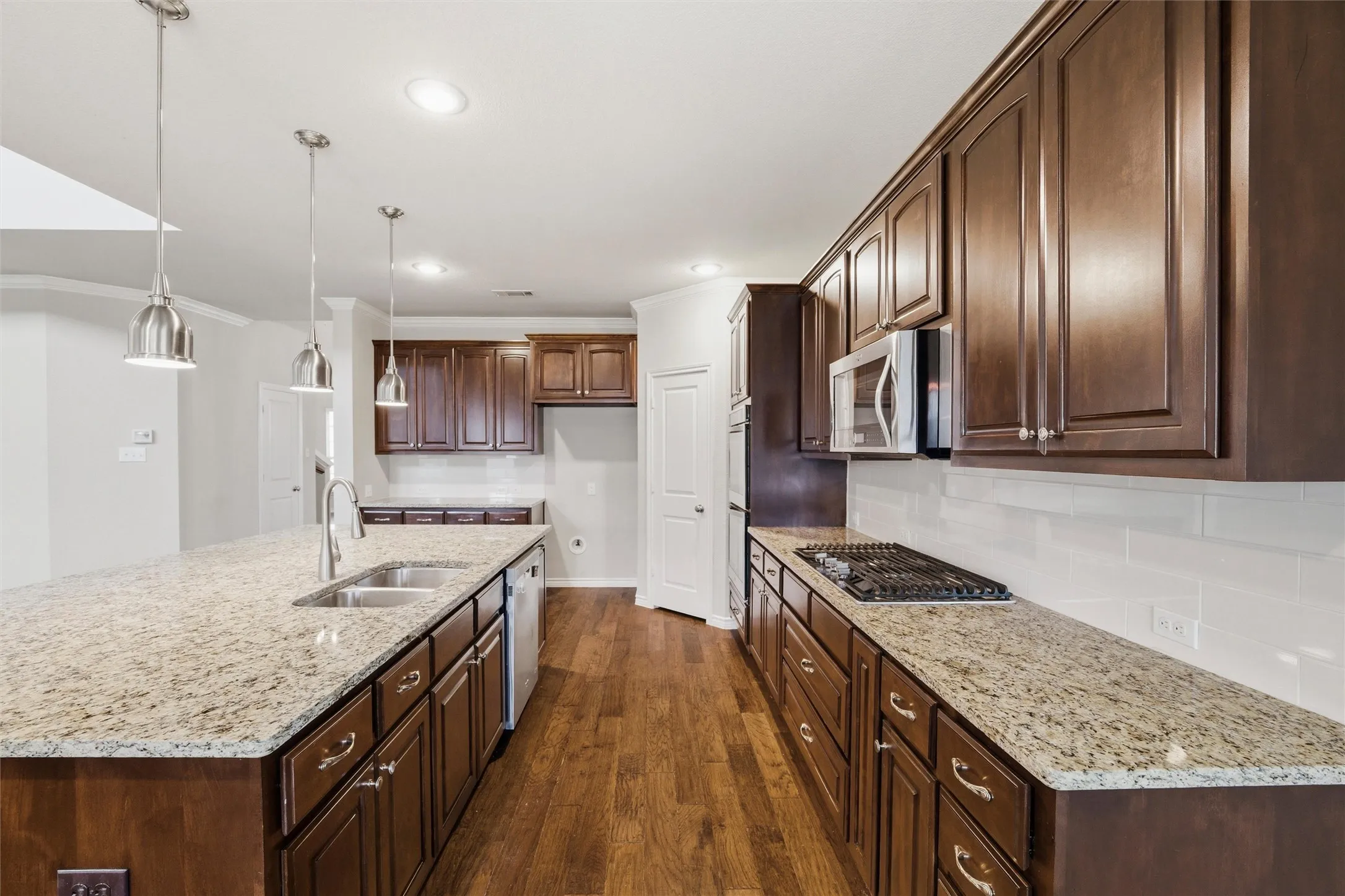 Single Family Residence For Sale in Parker County , 420 Prairie Run, Aledo, Texas 76008, 5 Bedroom, 5 Bathroom, 2 Garage spaces, 3,533 Sqft, built in 2015, mls#21319778, Real Estate Agent in Aledo, Homes For Sale in Parker county, Homes For Sale in Aledo, Realtor in Aledo Texas, Real Estate Brokerage Independent Realty Texas, Luminita Cordes Realtor