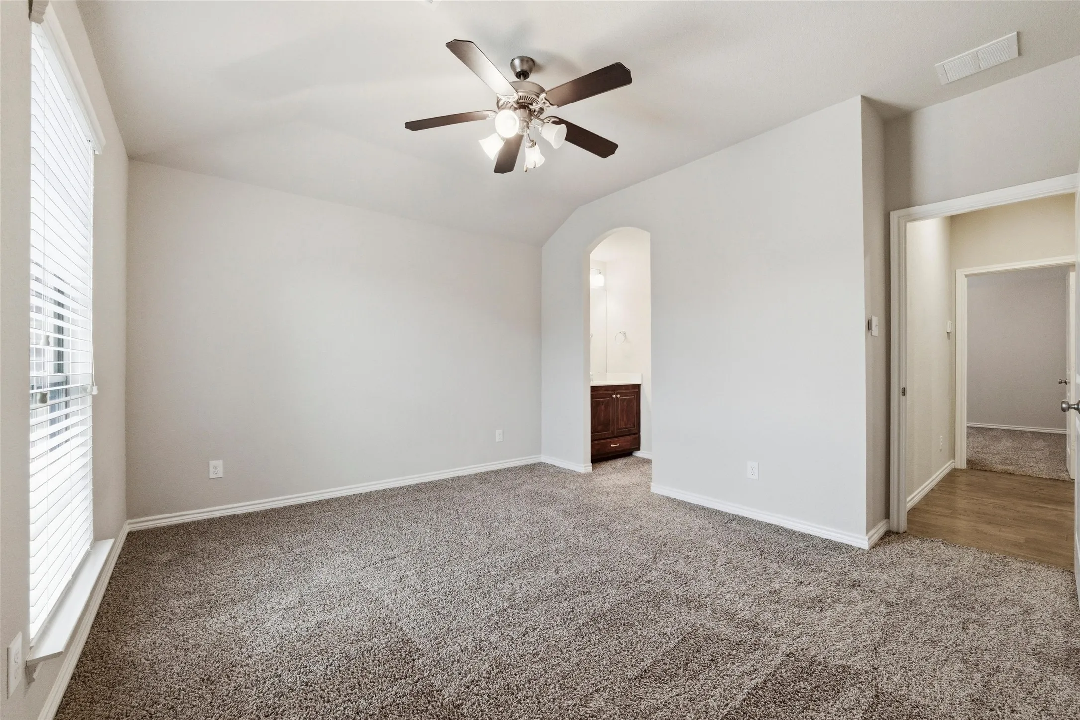 Single Family Residence For Sale in Parker County , 420 Prairie Run, Aledo, Texas 76008, 5 Bedroom, 5 Bathroom, 2 Garage spaces, 3,533 Sqft, built in 2015, mls#21319778, Real Estate Agent in Aledo, Homes For Sale in Parker county, Homes For Sale in Aledo, Realtor in Aledo Texas, Real Estate Brokerage Independent Realty Texas, Luminita Cordes Realtor
