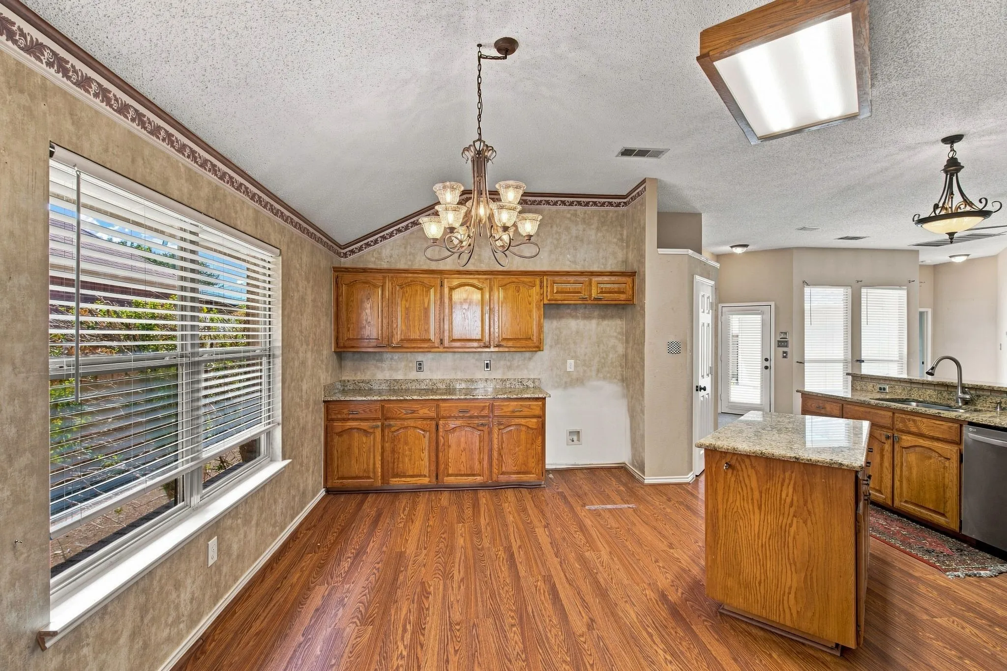 Single Family Residence For Sale in Collin County , 740 Amhurst Court, Allen, Texas 75002, 4 Bedroom, 3 Bathroom, 2 Garage spaces, 2,280 Sqft, built in 1999, mls#21319862, Real Estate Agent in Allen, Homes For Sale in Collin county, Homes For Sale in Allen, Realtor in Allen Texas, Real Estate Brokerage Independent Realty Texas, Luminita Cordes Realtor