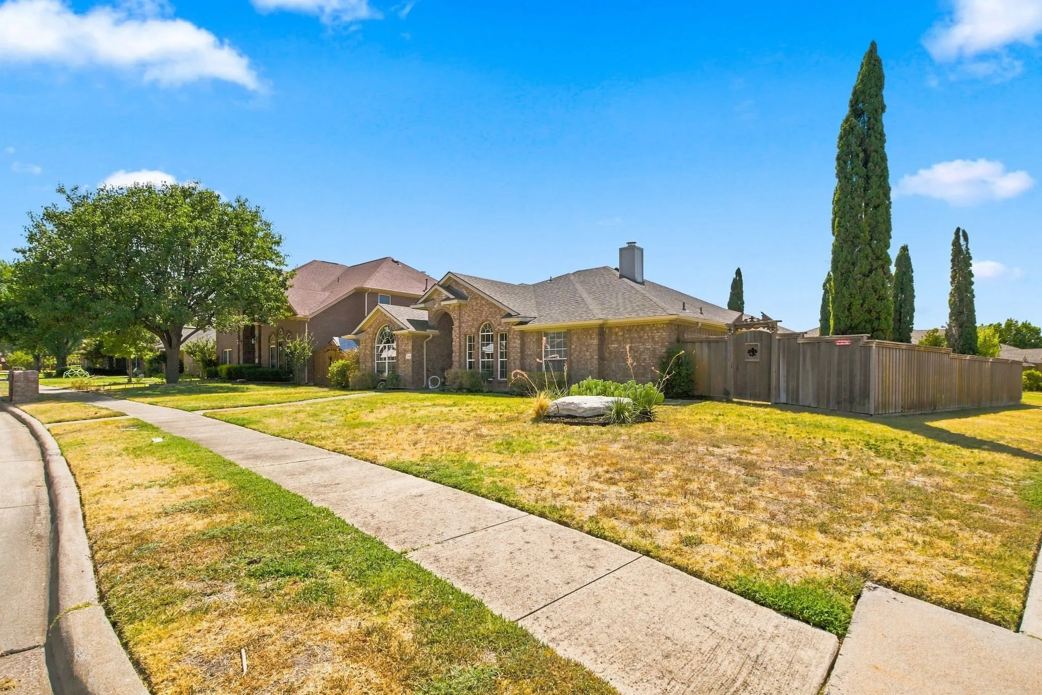 Single Family Residence For Sale in Collin County , 740 Amhurst Court, Allen, Texas 75002, 4 Bedroom, 3 Bathroom, 2 Garage spaces, 2,280 Sqft, built in 1999, mls#21319862, Real Estate Agent in Allen, Homes For Sale in Collin county, Homes For Sale in Allen, Realtor in Allen Texas, Real Estate Brokerage Independent Realty Texas, Luminita Cordes Realtor