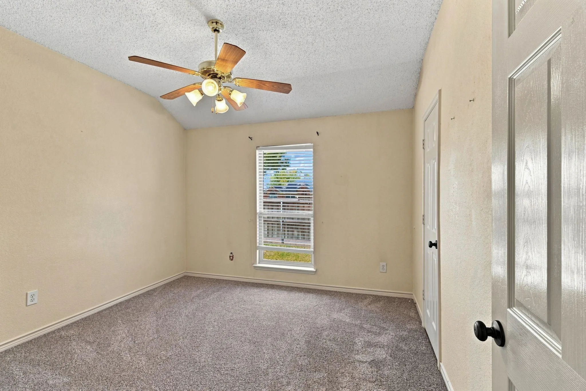 Single Family Residence For Sale in Collin County , 740 Amhurst Court, Allen, Texas 75002, 4 Bedroom, 3 Bathroom, 2 Garage spaces, 2,280 Sqft, built in 1999, mls#21319862, Real Estate Agent in Allen, Homes For Sale in Collin county, Homes For Sale in Allen, Realtor in Allen Texas, Real Estate Brokerage Independent Realty Texas, Luminita Cordes Realtor
