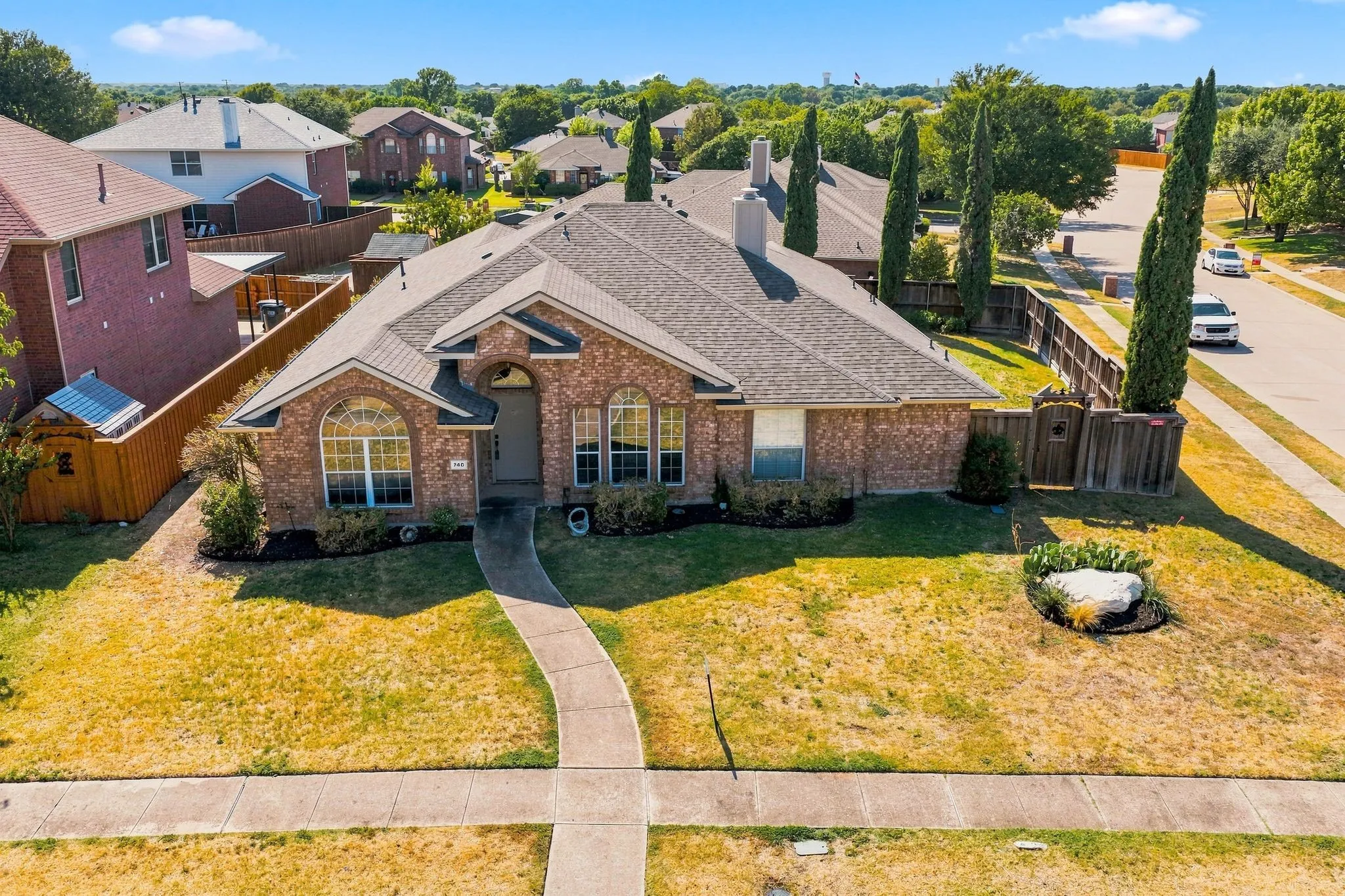 Single Family Residence For Sale in Collin County , 740 Amhurst Court, Allen, Texas 75002, 4 Bedroom, 3 Bathroom, 2 Garage spaces, 2,280 Sqft, built in 1999, mls#21319862, Real Estate Agent in Allen, Homes For Sale in Collin county, Homes For Sale in Allen, Realtor in Allen Texas, Real Estate Brokerage Independent Realty Texas, Luminita Cordes Realtor