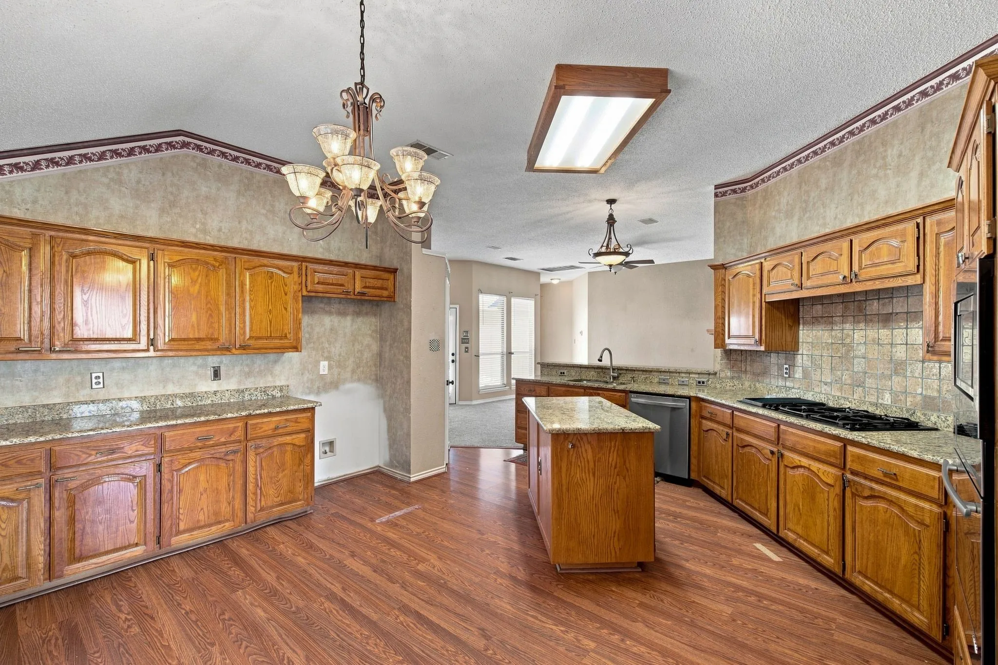 Single Family Residence For Sale in Collin County , 740 Amhurst Court, Allen, Texas 75002, 4 Bedroom, 3 Bathroom, 2 Garage spaces, 2,280 Sqft, built in 1999, mls#21319862, Real Estate Agent in Allen, Homes For Sale in Collin county, Homes For Sale in Allen, Realtor in Allen Texas, Real Estate Brokerage Independent Realty Texas, Luminita Cordes Realtor