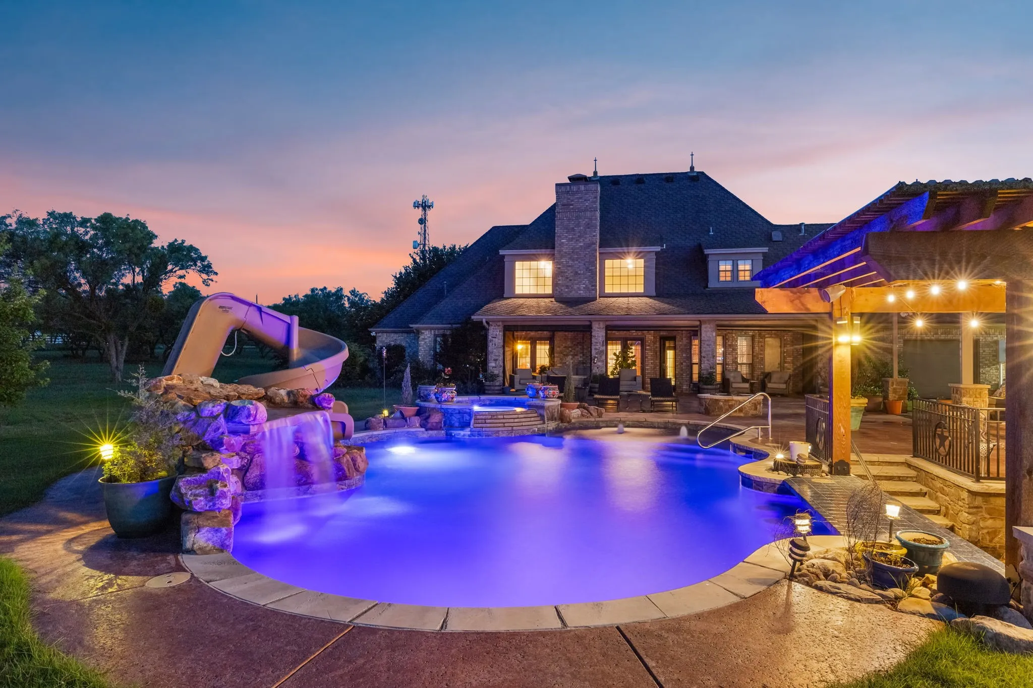 Single Family Residence For Sale in Wichita County , 2524 State Highway 79 S, Wichita Falls, Texas 76310, 4 Bedroom, 5 Bathroom, 5 Garage spaces, 3,213 Sqft, built in 1999, mls#21319865, Real Estate Agent in Wichita Falls, Homes For Sale in Wichita county, Homes For Sale in Wichita Falls, Realtor in Wichita Falls Texas, Real Estate Brokerage Independent Realty Texas, Luminita Cordes Realtor