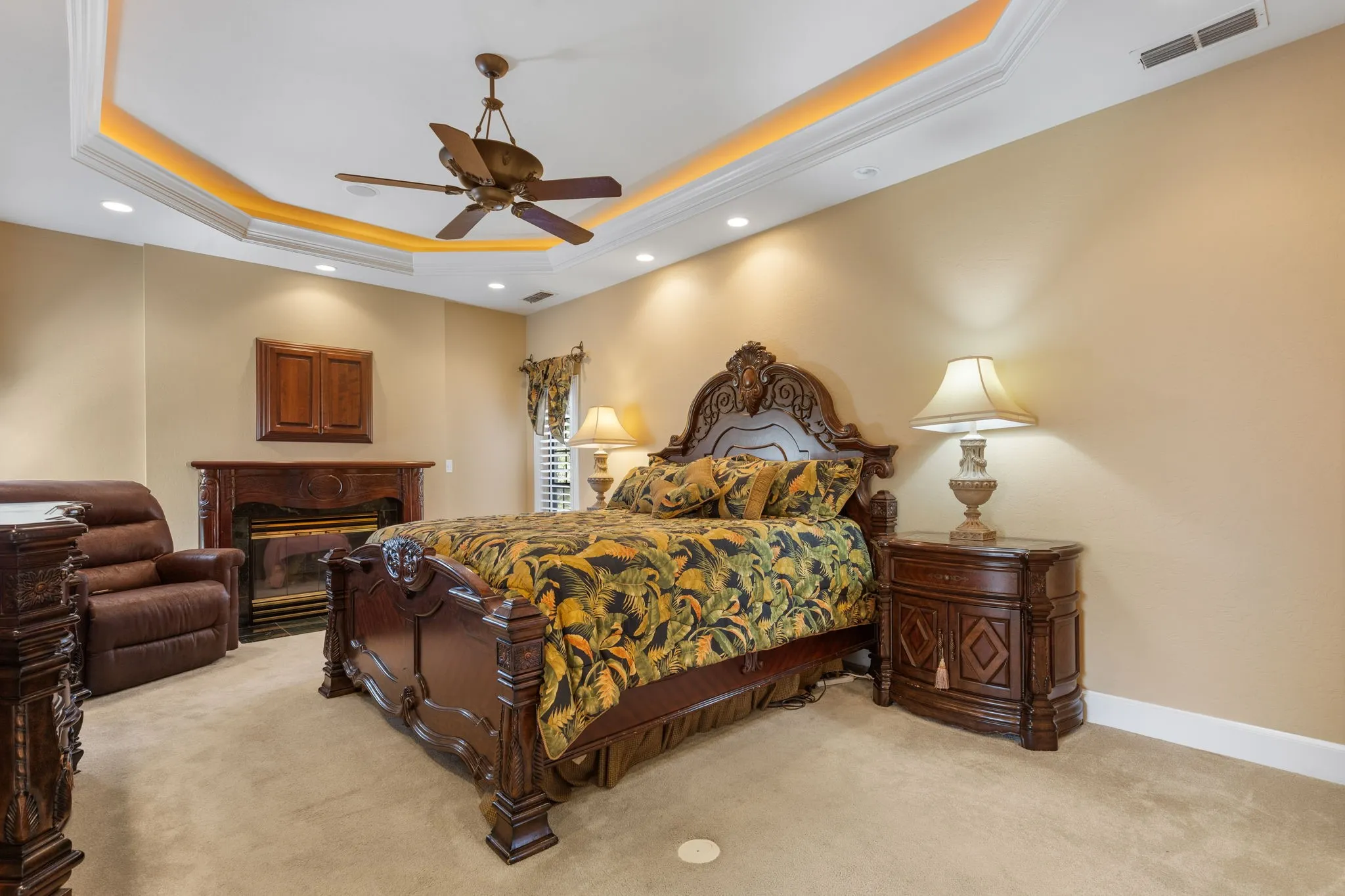 Single Family Residence For Sale in Wichita County , 2524 State Highway 79 S, Wichita Falls, Texas 76310, 4 Bedroom, 5 Bathroom, 5 Garage spaces, 3,213 Sqft, built in 1999, mls#21319865, Real Estate Agent in Wichita Falls, Homes For Sale in Wichita county, Homes For Sale in Wichita Falls, Realtor in Wichita Falls Texas, Real Estate Brokerage Independent Realty Texas, Luminita Cordes Realtor