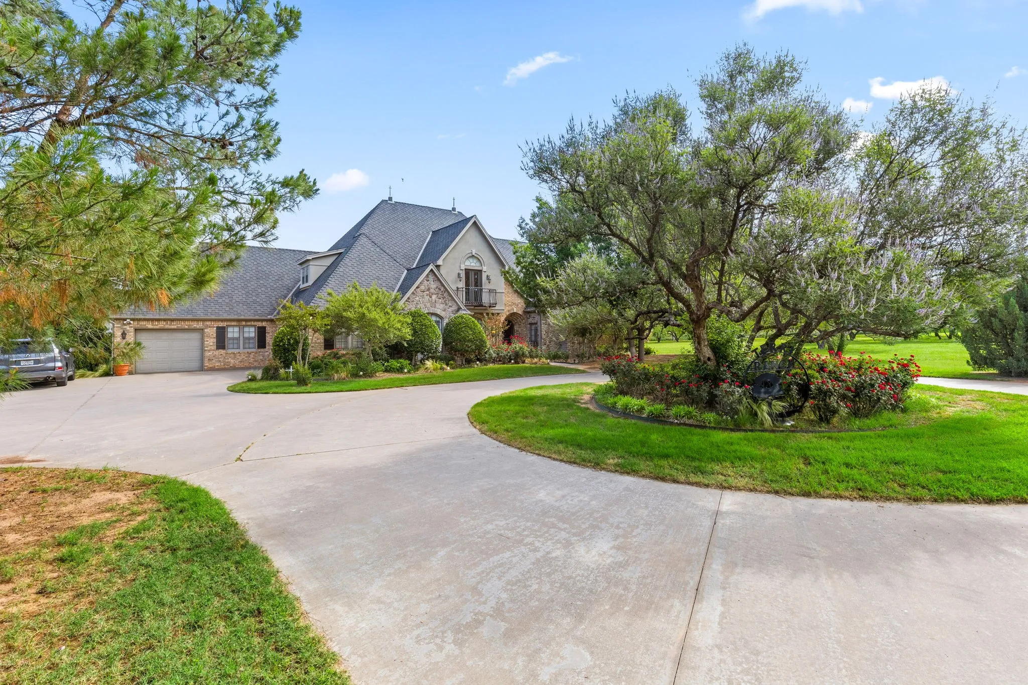 Single Family Residence For Sale in Wichita County , 2524 State Highway 79 S, Wichita Falls, Texas 76310, 4 Bedroom, 5 Bathroom, 5 Garage spaces, 3,213 Sqft, built in 1999, mls#21319865, Real Estate Agent in Wichita Falls, Homes For Sale in Wichita county, Homes For Sale in Wichita Falls, Realtor in Wichita Falls Texas, Real Estate Brokerage Independent Realty Texas, Luminita Cordes Realtor