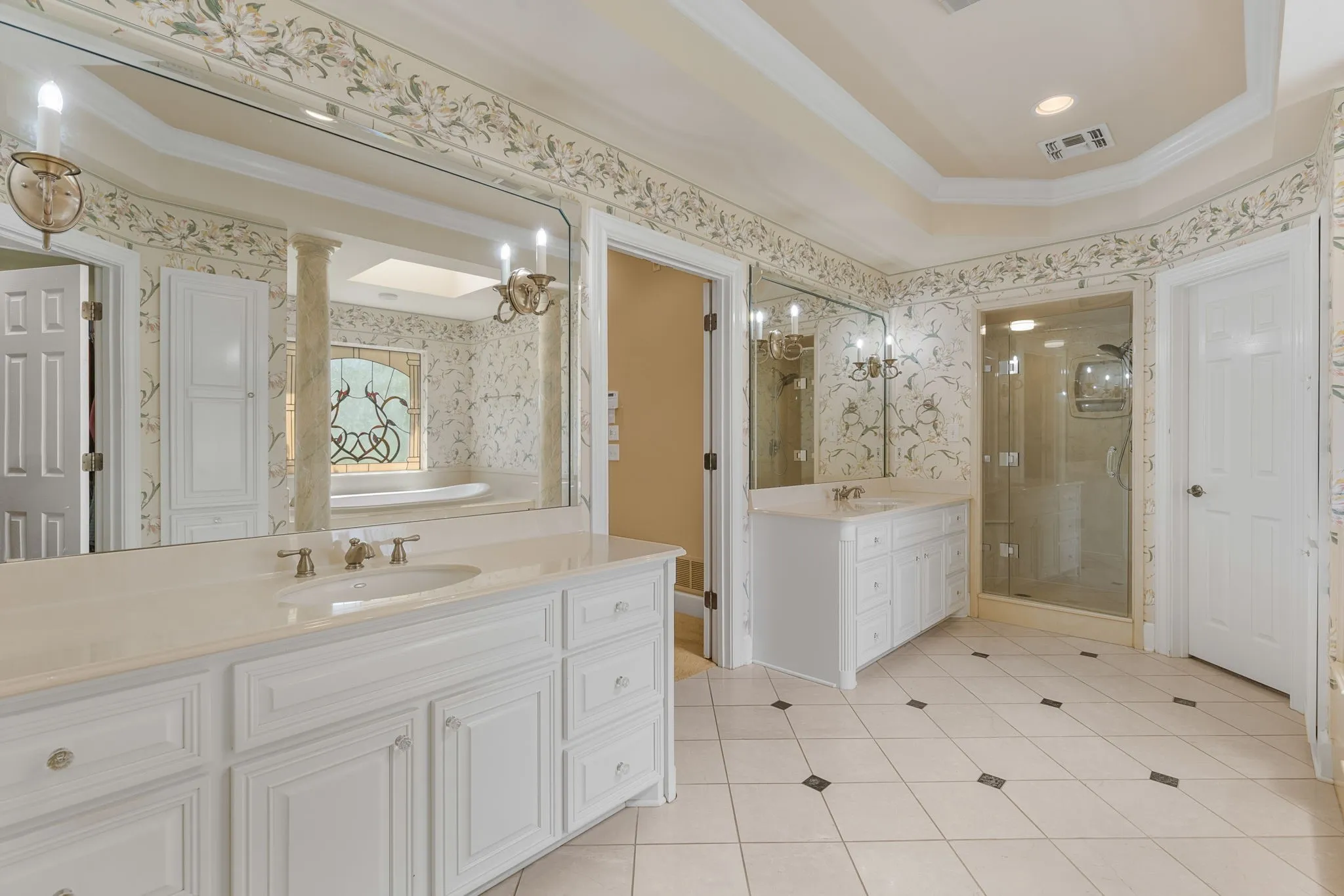 Single Family Residence For Sale in Wichita County , 2524 State Highway 79 S, Wichita Falls, Texas 76310, 4 Bedroom, 5 Bathroom, 5 Garage spaces, 3,213 Sqft, built in 1999, mls#21319865, Real Estate Agent in Wichita Falls, Homes For Sale in Wichita county, Homes For Sale in Wichita Falls, Realtor in Wichita Falls Texas, Real Estate Brokerage Independent Realty Texas, Luminita Cordes Realtor