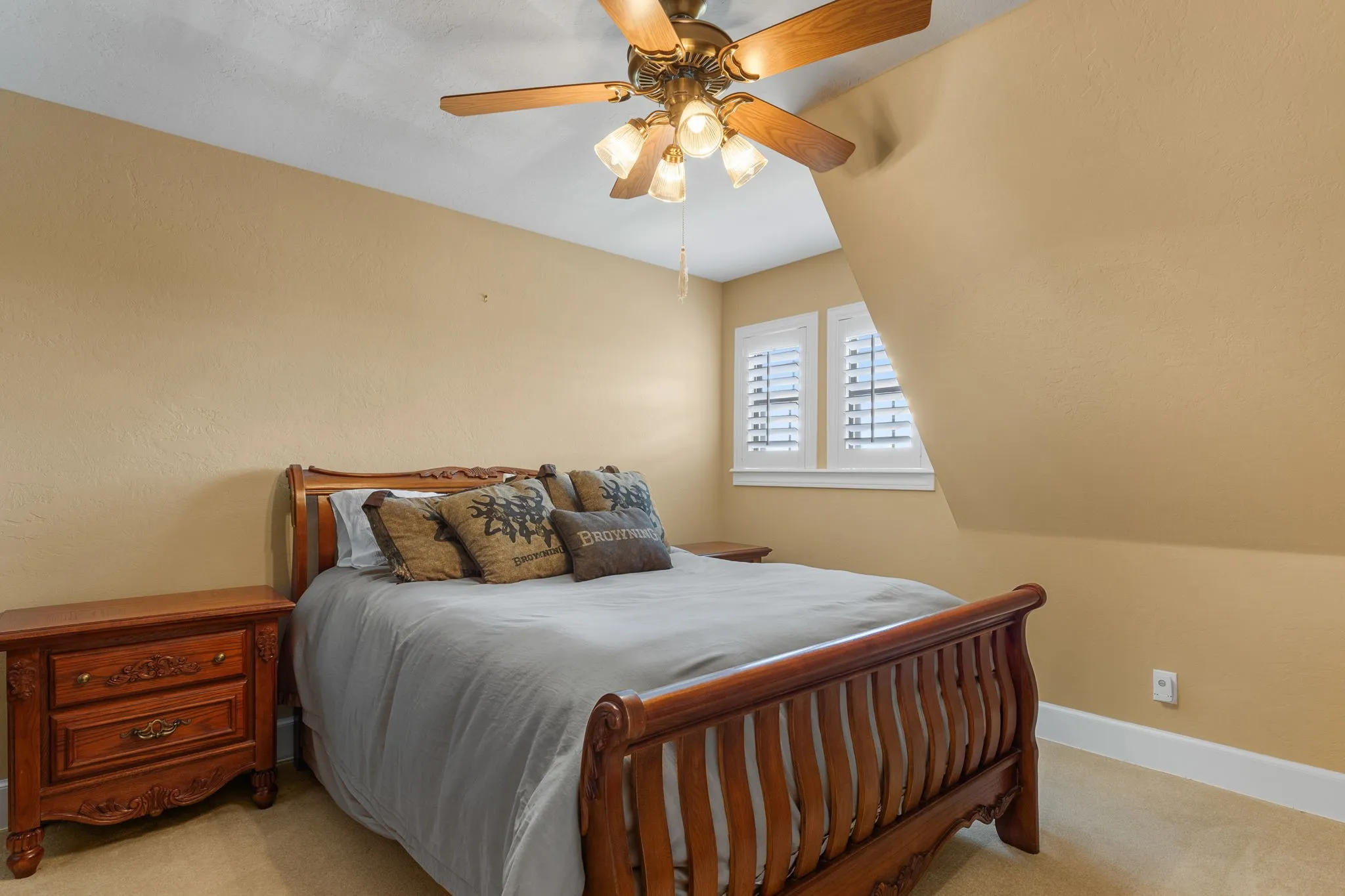 Single Family Residence For Sale in Wichita County , 2524 State Highway 79 S, Wichita Falls, Texas 76310, 4 Bedroom, 5 Bathroom, 5 Garage spaces, 3,213 Sqft, built in 1999, mls#21319865, Real Estate Agent in Wichita Falls, Homes For Sale in Wichita county, Homes For Sale in Wichita Falls, Realtor in Wichita Falls Texas, Real Estate Brokerage Independent Realty Texas, Luminita Cordes Realtor