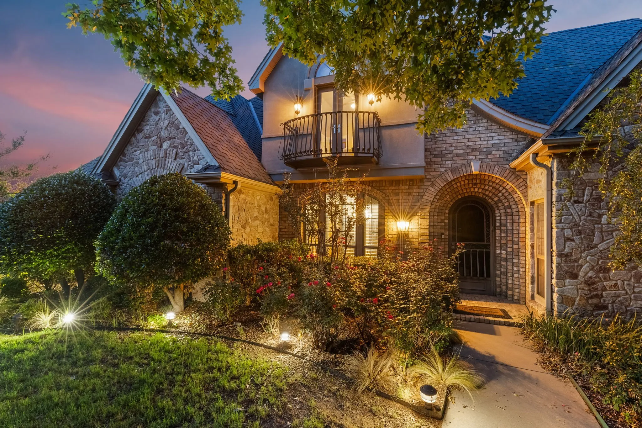Single Family Residence For Sale in Wichita County , 2524 State Highway 79 S, Wichita Falls, Texas 76310, 4 Bedroom, 5 Bathroom, 5 Garage spaces, 3,213 Sqft, built in 1999, mls#21319865, Real Estate Agent in Wichita Falls, Homes For Sale in Wichita county, Homes For Sale in Wichita Falls, Realtor in Wichita Falls Texas, Real Estate Brokerage Independent Realty Texas, Luminita Cordes Realtor
