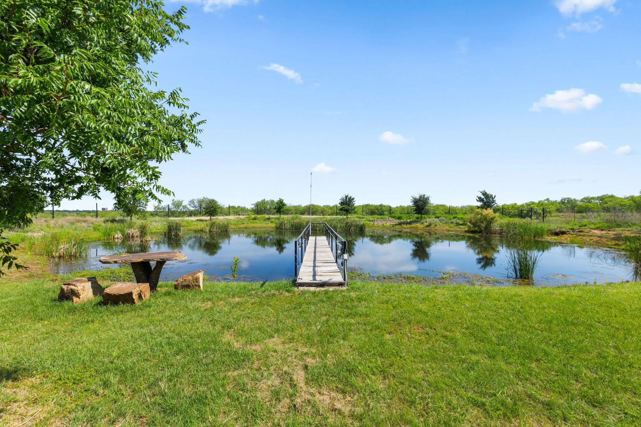 Single Family Residence For Sale in Wichita County , 2524 State Highway 79 S, Wichita Falls, Texas 76310, 4 Bedroom, 5 Bathroom, 5 Garage spaces, 3,213 Sqft, built in 1999, mls#21319865, Real Estate Agent in Wichita Falls, Homes For Sale in Wichita county, Homes For Sale in Wichita Falls, Realtor in Wichita Falls Texas, Real Estate Brokerage Independent Realty Texas, Luminita Cordes Realtor