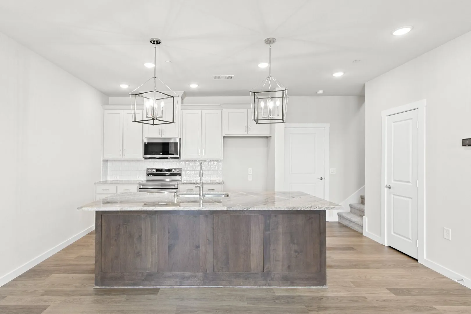 007-4623HawksTrail-OakPoint-TX-75068-Kitchen.jpg-SMALL