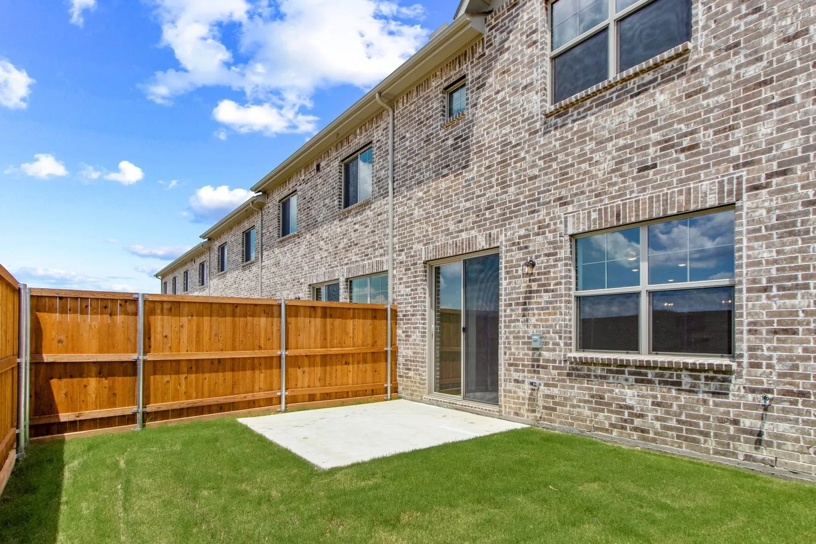 025-4623HawksTrail-OakPoint-TX-75068-Exterior.jpg-SMALL