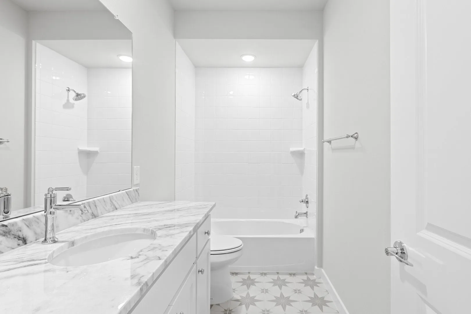 022-4623HawksTrail-OakPoint-TX-75068-Bathroom3.jpg-SMALL