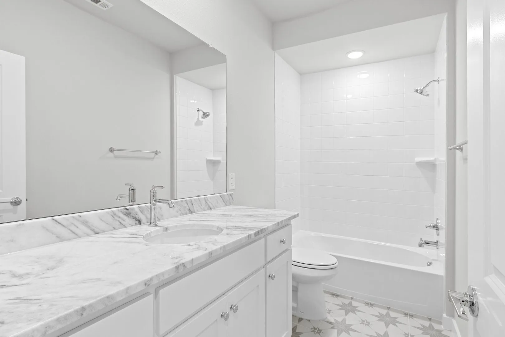 021-4623HawksTrail-OakPoint-TX-75068-Bathroom3.jpg-SMALL