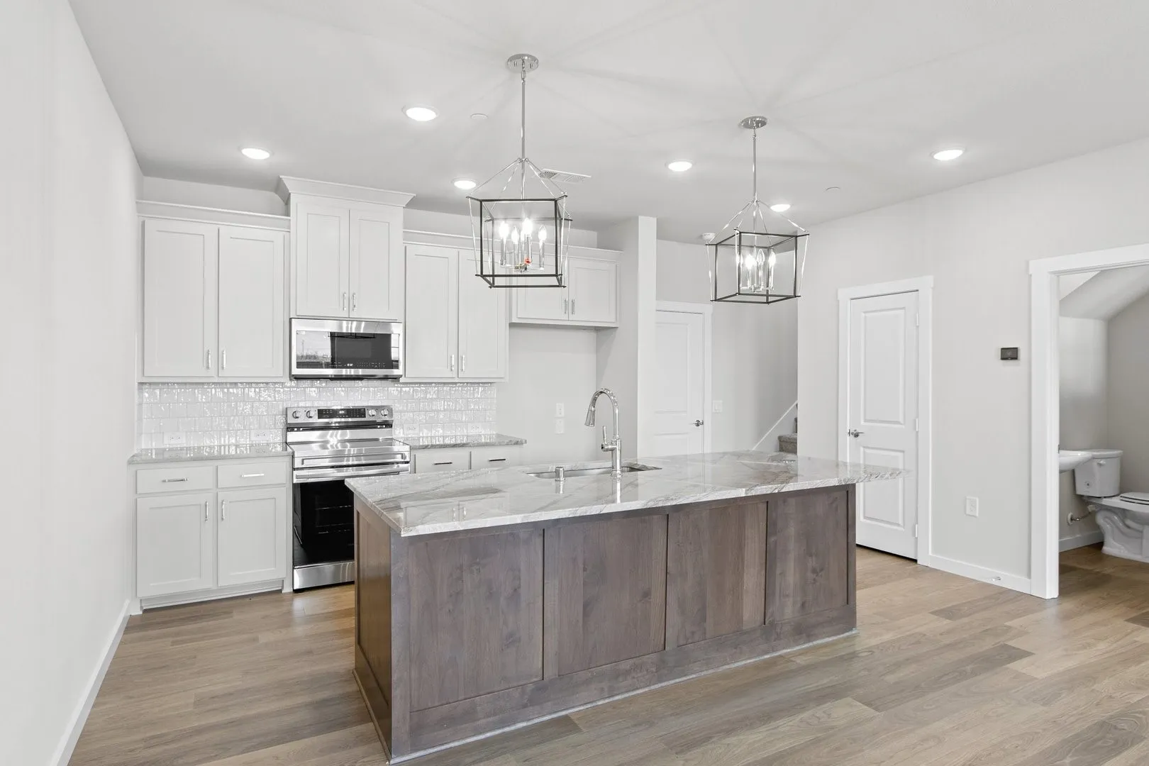 008-4623HawksTrail-OakPoint-TX-75068-Kitchen.jpg-SMALL