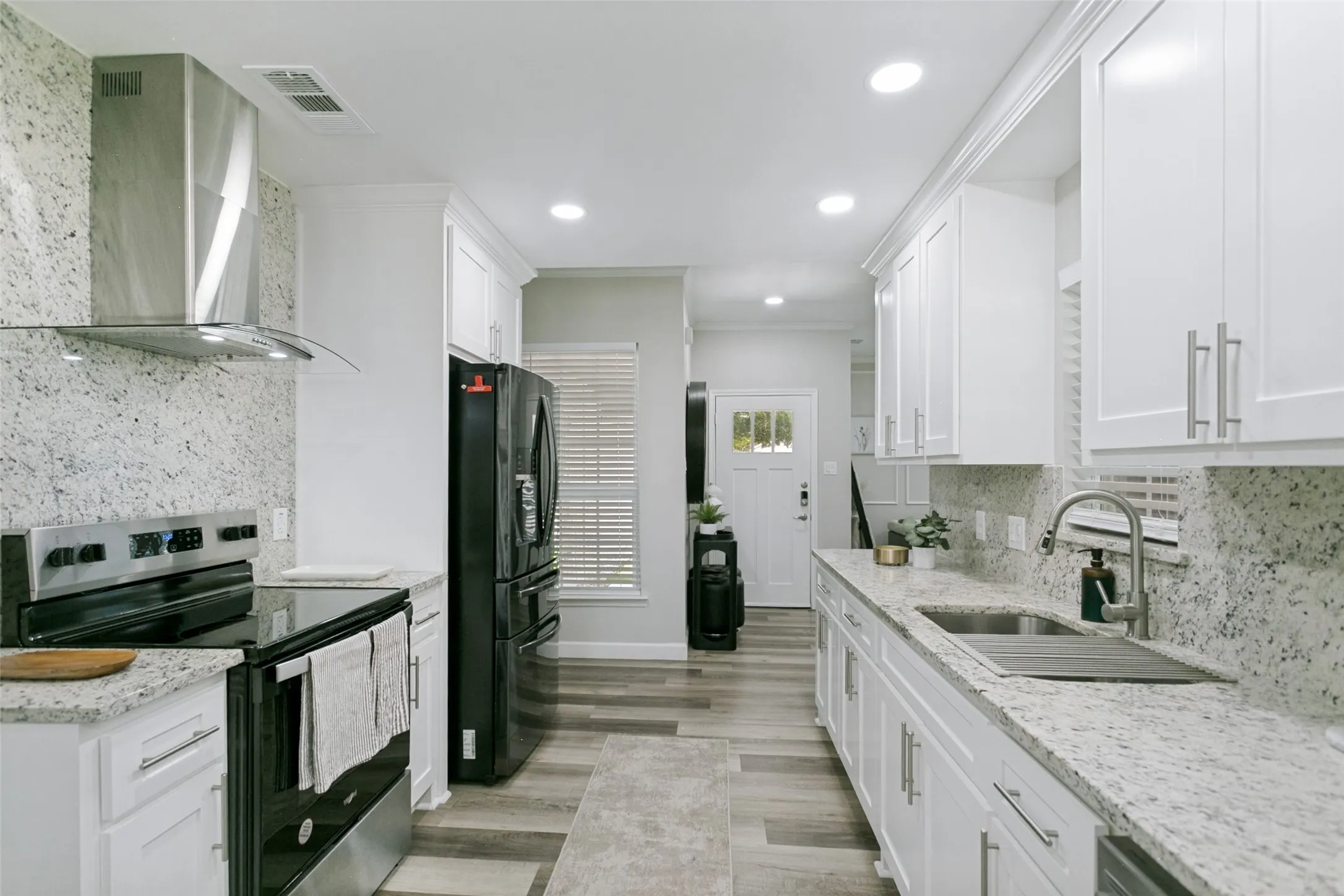 Single Family Residence For Sale in Dallas County , 6709 Abilene Drive, Sachse, Texas 75048, 3 Bedrooms, 2 Bathrooms, 2 Garage spaces, 1,641 Sqft, built in 1983, Price $370,000, mls#21319149, Real Estate Agent in Sachse, Homes For Sale in Dallas county, Homes For Sale in Sachse, Realtor in Sachse Texas, Real Estate Brokerage Independent Realty Texas, Luminita Cordes Realtor