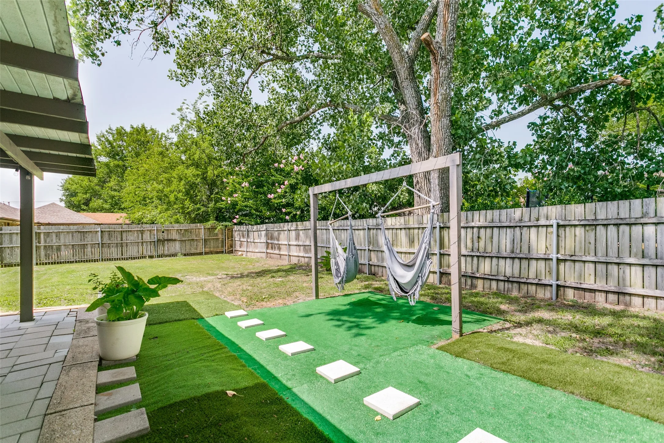 Single Family Residence For Sale in Dallas County , 6709 Abilene Drive, Sachse, Texas 75048, 3 Bedrooms, 2 Bathrooms, 2 Garage spaces, 1,641 Sqft, built in 1983, Price $370,000, mls#21319149, Real Estate Agent in Sachse, Homes For Sale in Dallas county, Homes For Sale in Sachse, Realtor in Sachse Texas, Real Estate Brokerage Independent Realty Texas, Luminita Cordes Realtor