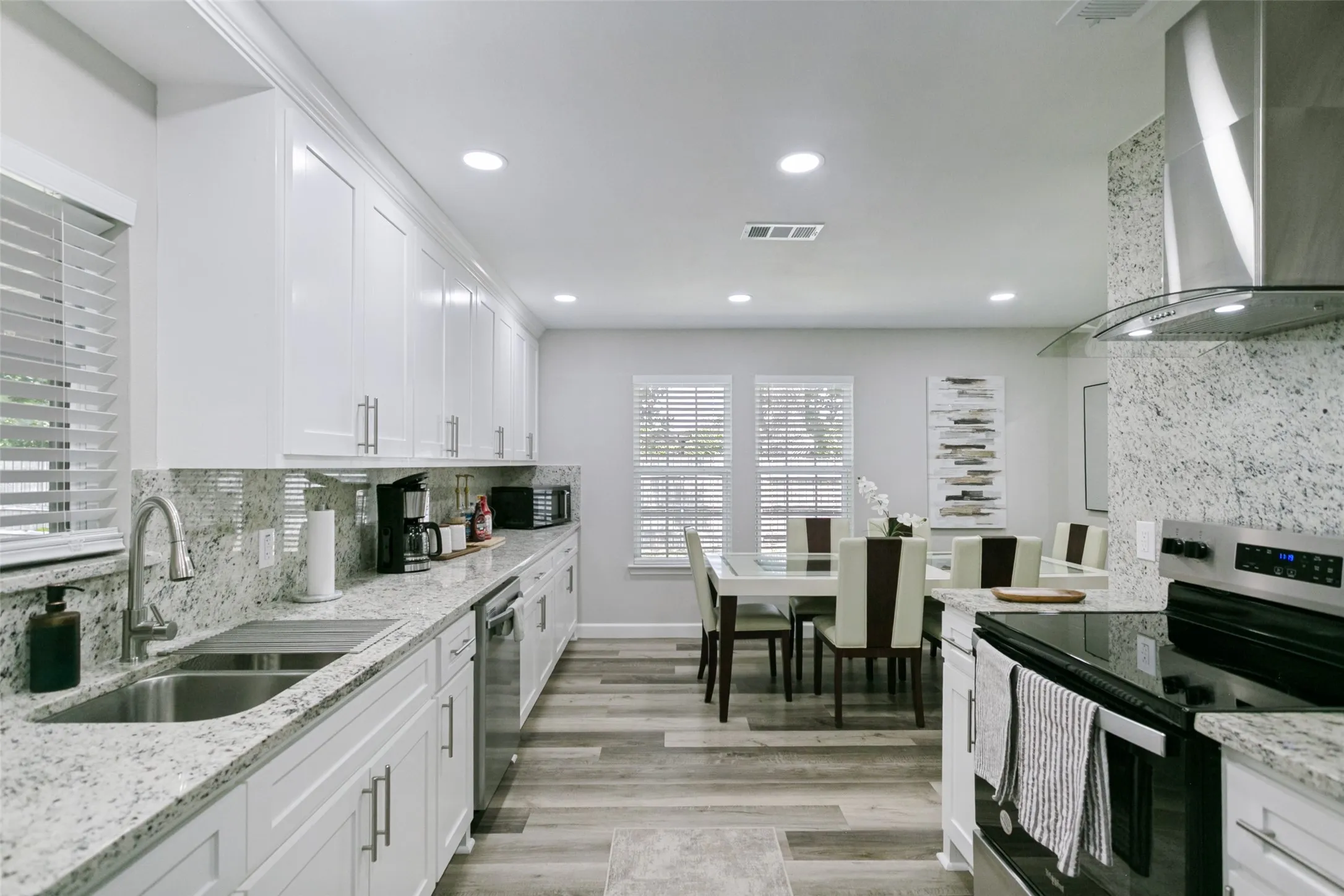 Single Family Residence For Sale in Dallas County , 6709 Abilene Drive, Sachse, Texas 75048, 3 Bedrooms, 2 Bathrooms, 2 Garage spaces, 1,641 Sqft, built in 1983, Price $370,000, mls#21319149, Real Estate Agent in Sachse, Homes For Sale in Dallas county, Homes For Sale in Sachse, Realtor in Sachse Texas, Real Estate Brokerage Independent Realty Texas, Luminita Cordes Realtor