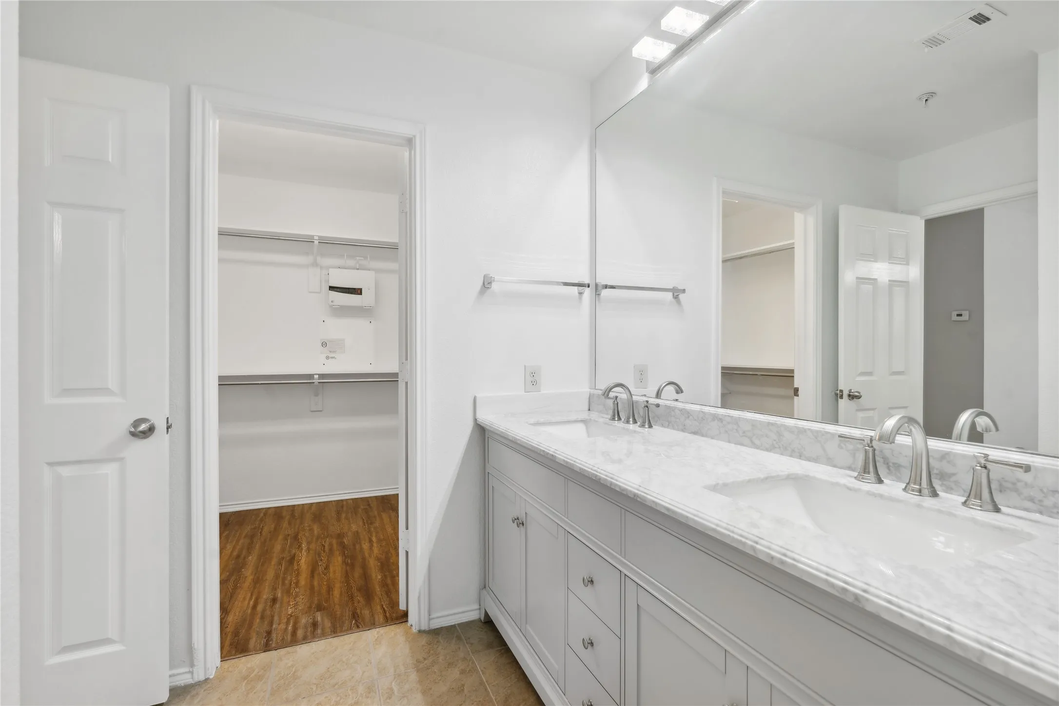 Townhouse For Rent in Collin County , 2316 Stoneleigh Place, Mc Kinney, Texas 75071, 3 Bedroom, 3 Bathroom, 2 Garage spaces, 1,644 Sqft, built in 2005, mls#21317231, Real Estate Agent in Mc Kinney, Homes For Rent in Collin county, Homes For Rent in Mc Kinney, Realtor in Mc Kinney Texas, Real Estate Brokerage Independent Realty Texas, Luminita Cordes Realtor