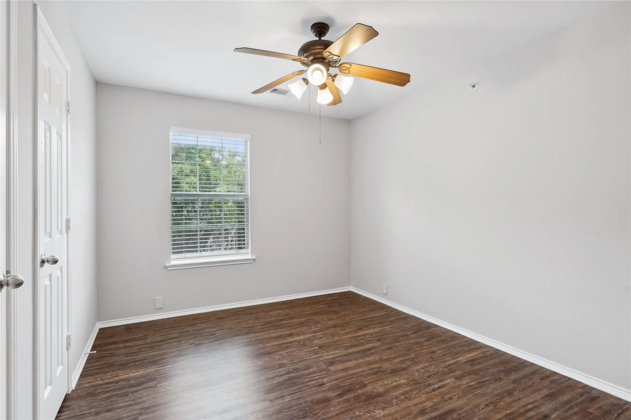 Townhouse For Rent in Collin County , 2316 Stoneleigh Place, Mc Kinney, Texas 75071, 3 Bedroom, 3 Bathroom, 2 Garage spaces, 1,644 Sqft, built in 2005, mls#21317231, Real Estate Agent in Mc Kinney, Homes For Rent in Collin county, Homes For Rent in Mc Kinney, Realtor in Mc Kinney Texas, Real Estate Brokerage Independent Realty Texas, Luminita Cordes Realtor