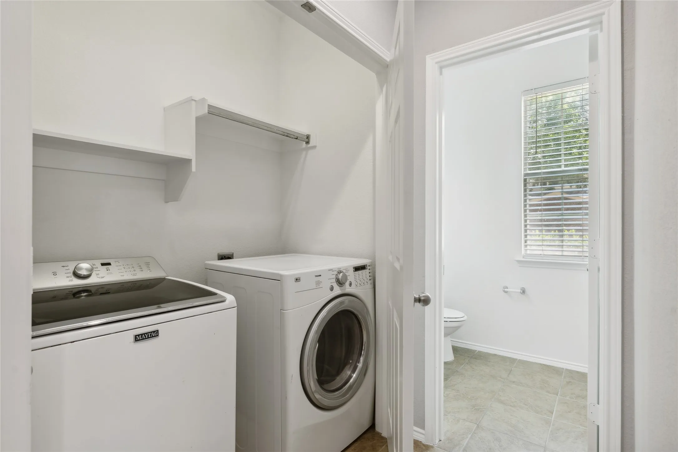Townhouse For Rent in Collin County , 2316 Stoneleigh Place, Mc Kinney, Texas 75071, 3 Bedroom, 3 Bathroom, 2 Garage spaces, 1,644 Sqft, built in 2005, mls#21317231, Real Estate Agent in Mc Kinney, Homes For Rent in Collin county, Homes For Rent in Mc Kinney, Realtor in Mc Kinney Texas, Real Estate Brokerage Independent Realty Texas, Luminita Cordes Realtor