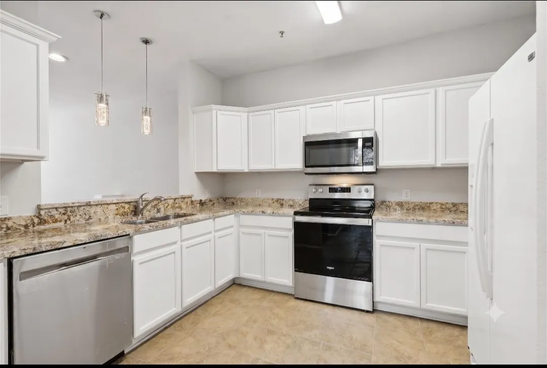 Townhouse For Rent in Collin County , 2316 Stoneleigh Place, Mc Kinney, Texas 75071, 3 Bedroom, 3 Bathroom, 2 Garage spaces, 1,644 Sqft, built in 2005, mls#21317231, Real Estate Agent in Mc Kinney, Homes For Rent in Collin county, Homes For Rent in Mc Kinney, Realtor in Mc Kinney Texas, Real Estate Brokerage Independent Realty Texas, Luminita Cordes Realtor