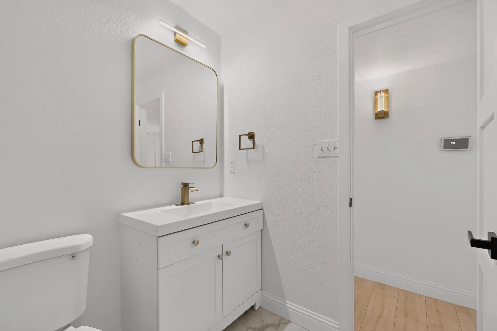 Single Family Residence For Sale in Denton County , 4528 Augusta Street, The Colony, Texas 75056, 4 Bedroom, 3 Bathroom, 2 Garage spaces, 2,017 Sqft, built in 1983, mls#21319642, Real Estate Agent in The Colony, Homes For Sale in Denton county, Homes For Sale in The Colony, Realtor in The Colony Texas, Real Estate Brokerage Independent Realty Texas, Luminita Cordes Realtor