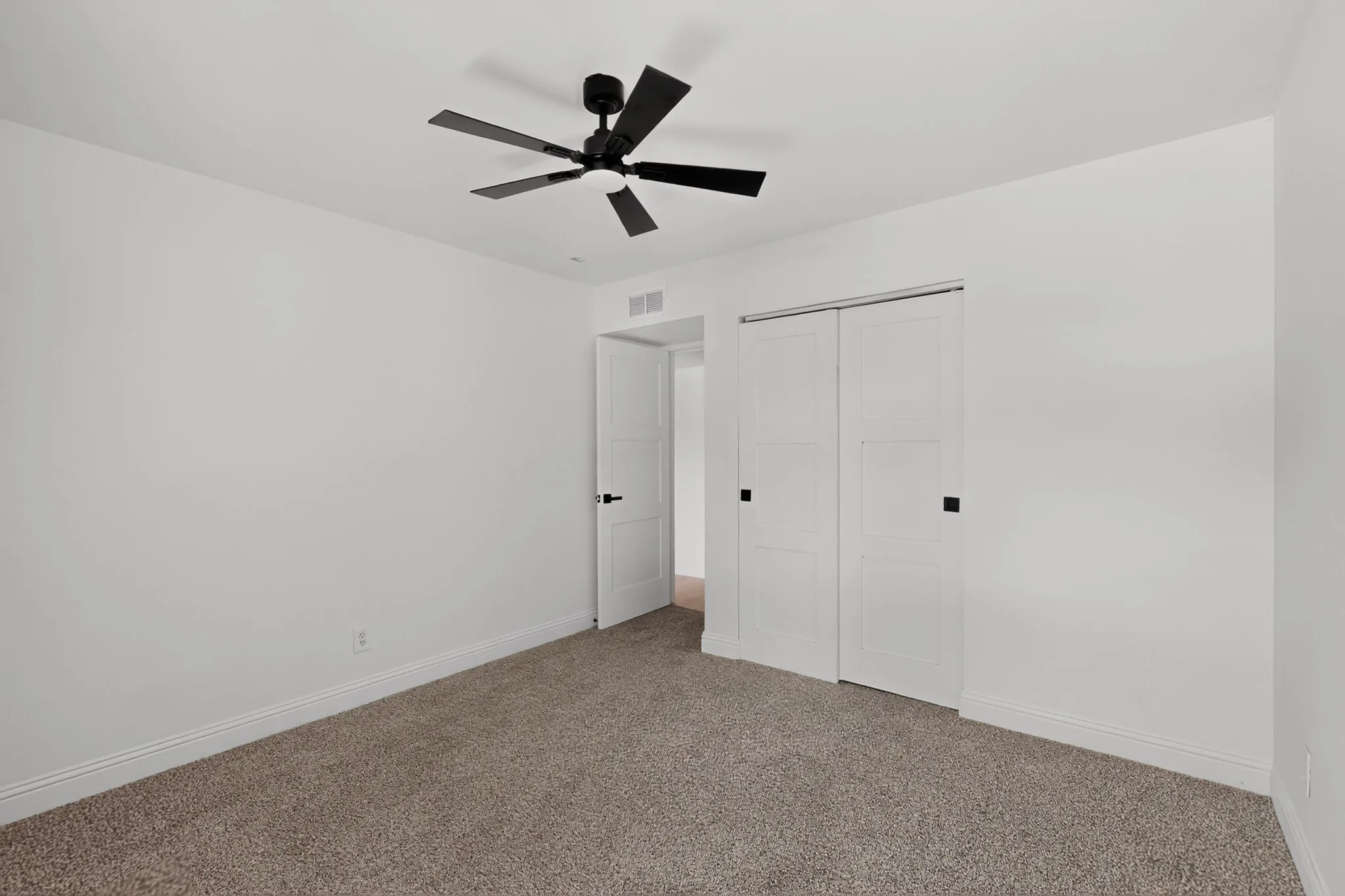 Single Family Residence For Sale in Denton County , 4528 Augusta Street, The Colony, Texas 75056, 4 Bedroom, 3 Bathroom, 2 Garage spaces, 2,017 Sqft, built in 1983, mls#21319642, Real Estate Agent in The Colony, Homes For Sale in Denton county, Homes For Sale in The Colony, Realtor in The Colony Texas, Real Estate Brokerage Independent Realty Texas, Luminita Cordes Realtor