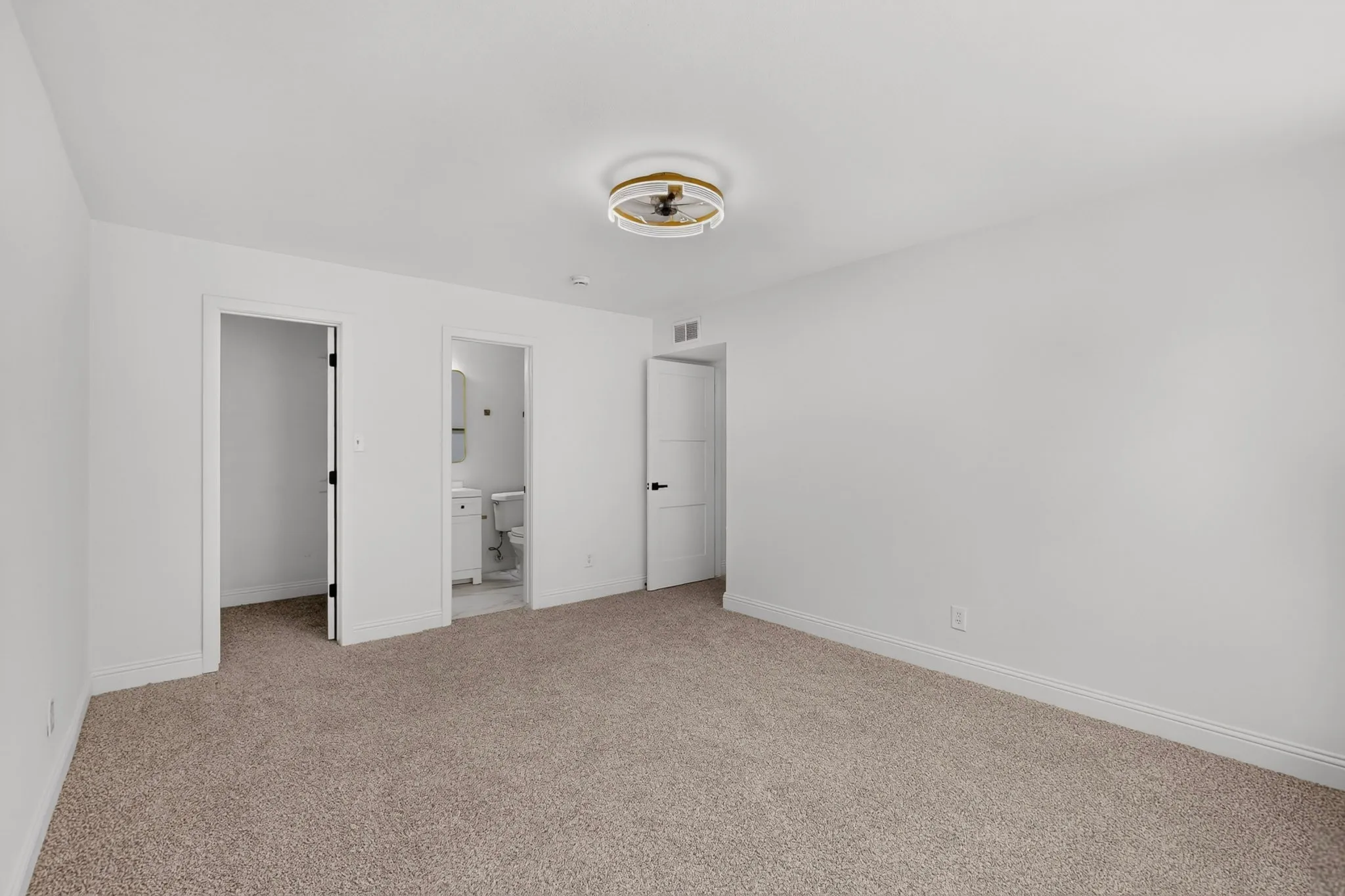 Single Family Residence For Sale in Denton County , 4528 Augusta Street, The Colony, Texas 75056, 4 Bedroom, 3 Bathroom, 2 Garage spaces, 2,017 Sqft, built in 1983, mls#21319642, Real Estate Agent in The Colony, Homes For Sale in Denton county, Homes For Sale in The Colony, Realtor in The Colony Texas, Real Estate Brokerage Independent Realty Texas, Luminita Cordes Realtor