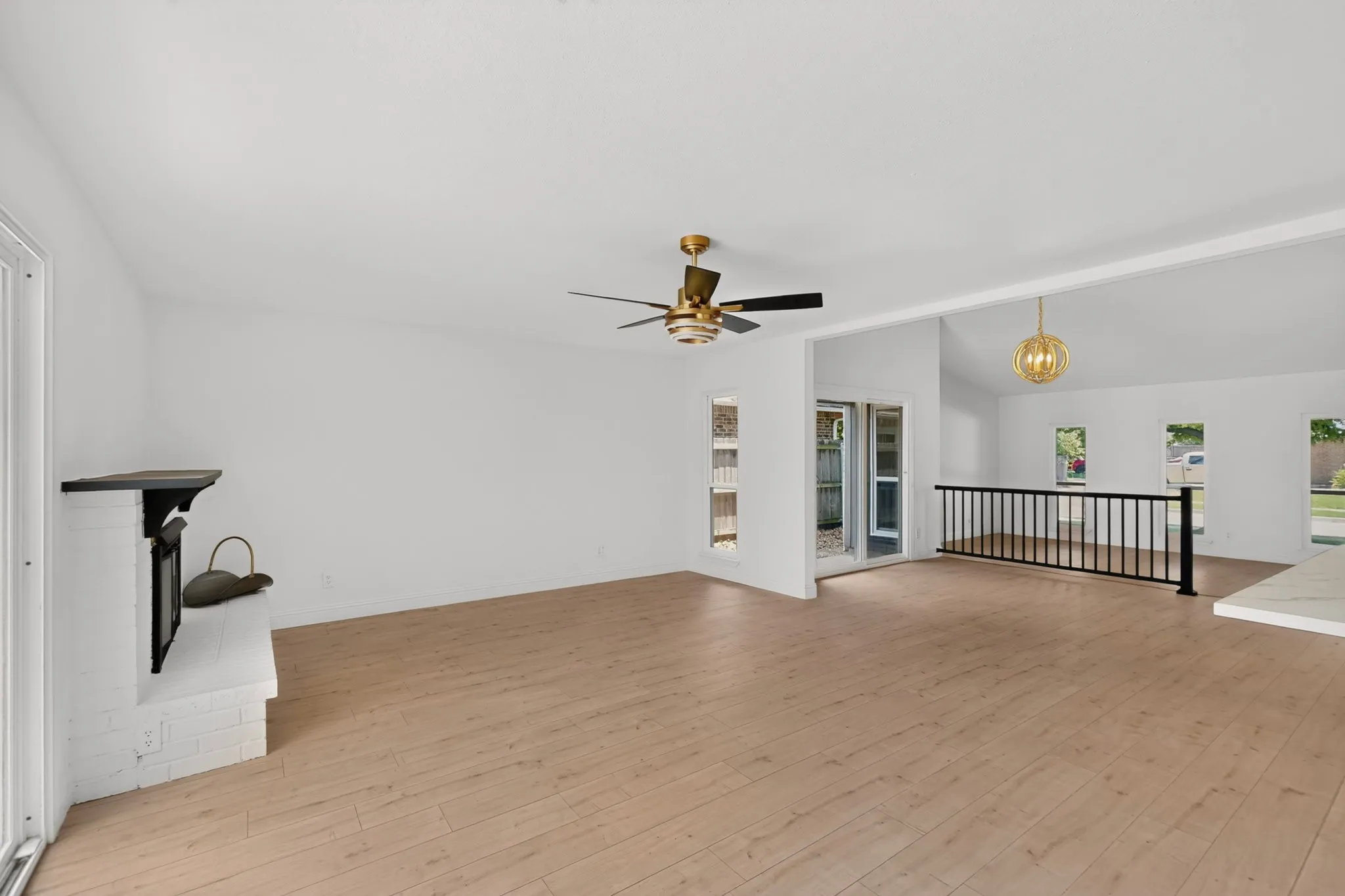 Single Family Residence For Sale in Denton County , 4528 Augusta Street, The Colony, Texas 75056, 4 Bedroom, 3 Bathroom, 2 Garage spaces, 2,017 Sqft, built in 1983, mls#21319642, Real Estate Agent in The Colony, Homes For Sale in Denton county, Homes For Sale in The Colony, Realtor in The Colony Texas, Real Estate Brokerage Independent Realty Texas, Luminita Cordes Realtor