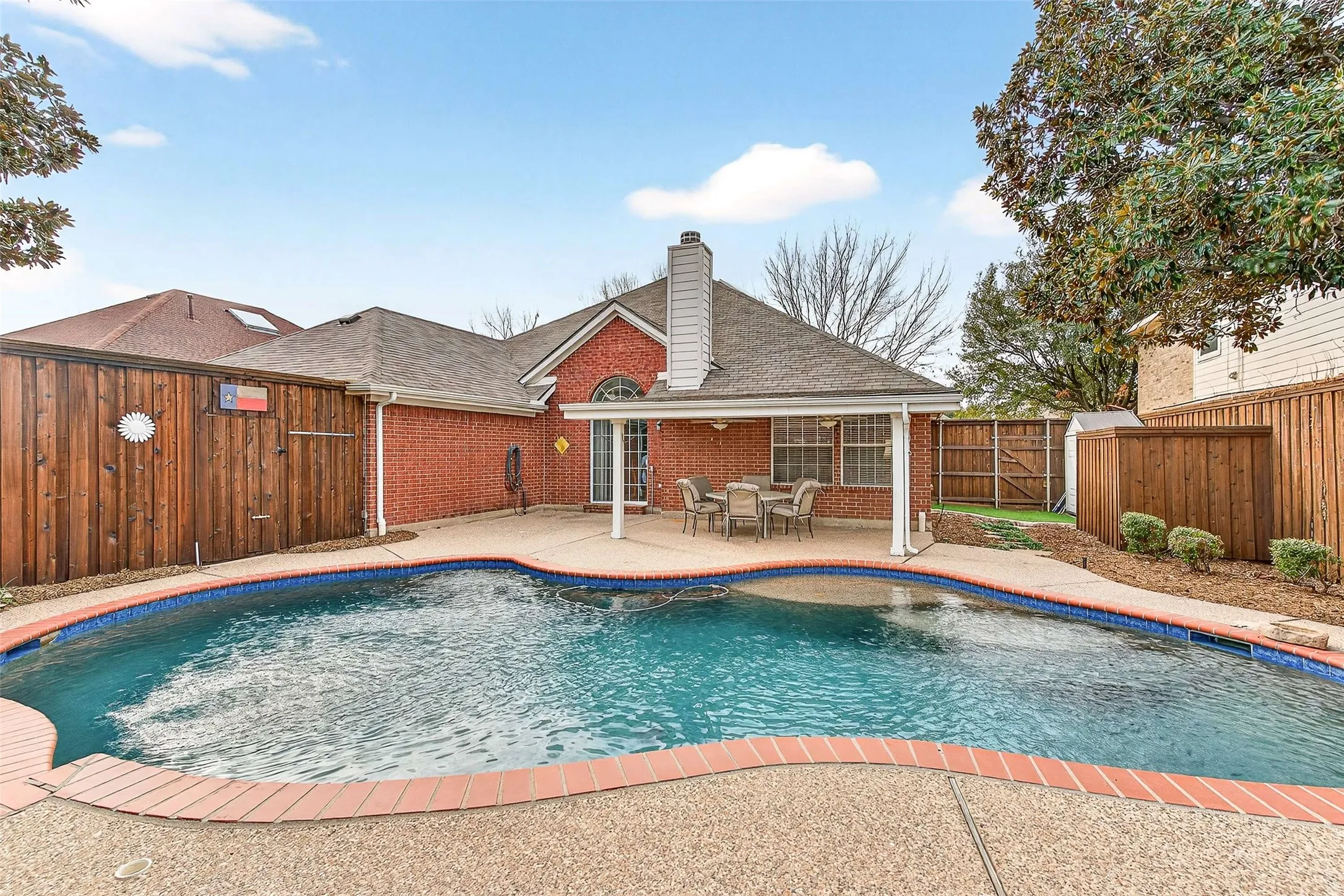 Single Family Residence For Sale in Collin County , 9818 Asheboro Street, Frisco, Texas 75035, 4 Bedroom, 2 Bathroom, 2 Garage spaces, 2,127 Sqft, built in 1999, mls#21319893, Real Estate Agent in Frisco, Homes For Sale in Collin county, Homes For Sale in Frisco, Realtor in Frisco Texas, Real Estate Brokerage Independent Realty Texas, Luminita Cordes Realtor