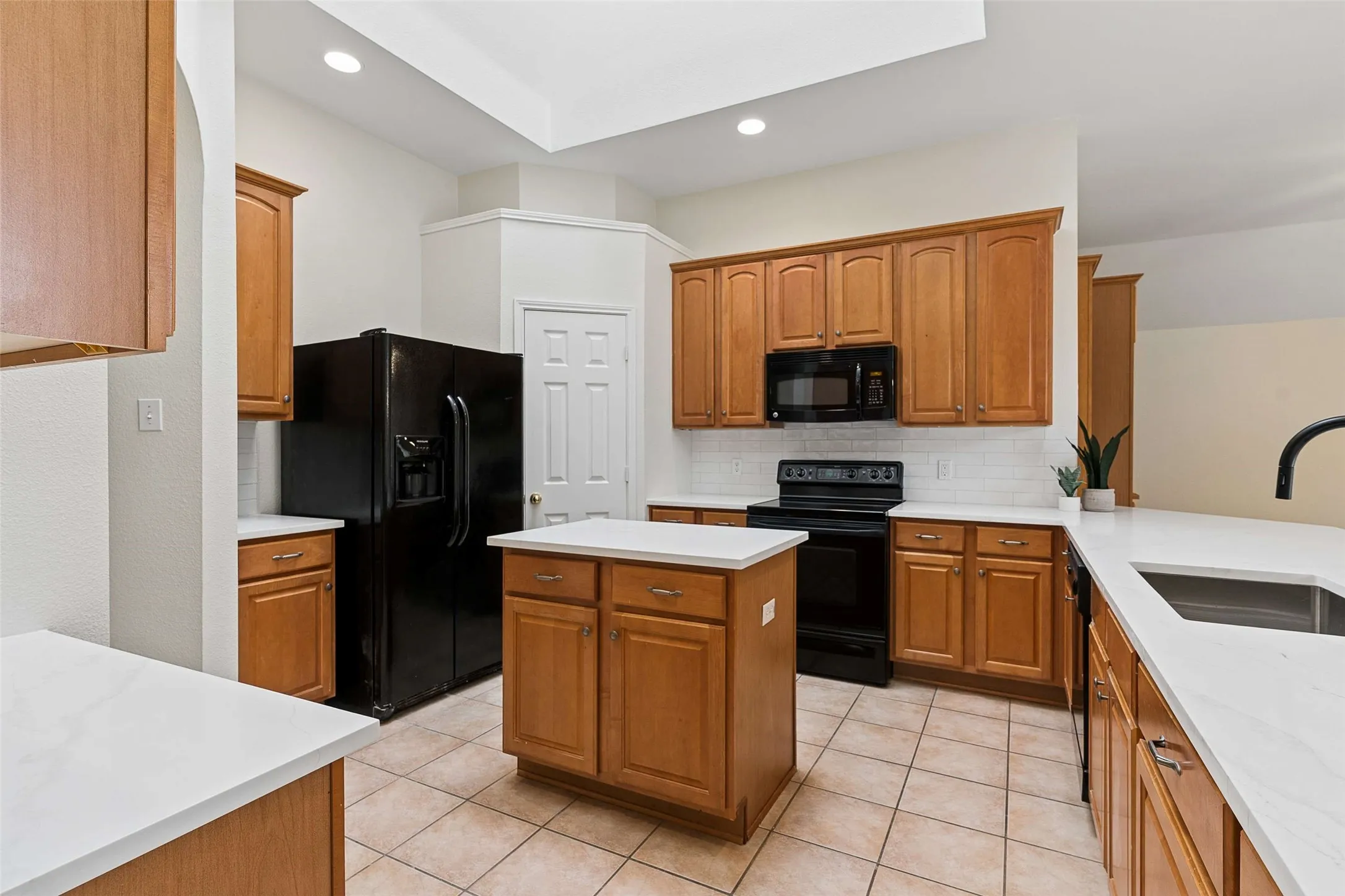Single Family Residence For Sale in Collin County , 9818 Asheboro Street, Frisco, Texas 75035, 4 Bedroom, 2 Bathroom, 2 Garage spaces, 2,127 Sqft, built in 1999, mls#21319893, Real Estate Agent in Frisco, Homes For Sale in Collin county, Homes For Sale in Frisco, Realtor in Frisco Texas, Real Estate Brokerage Independent Realty Texas, Luminita Cordes Realtor