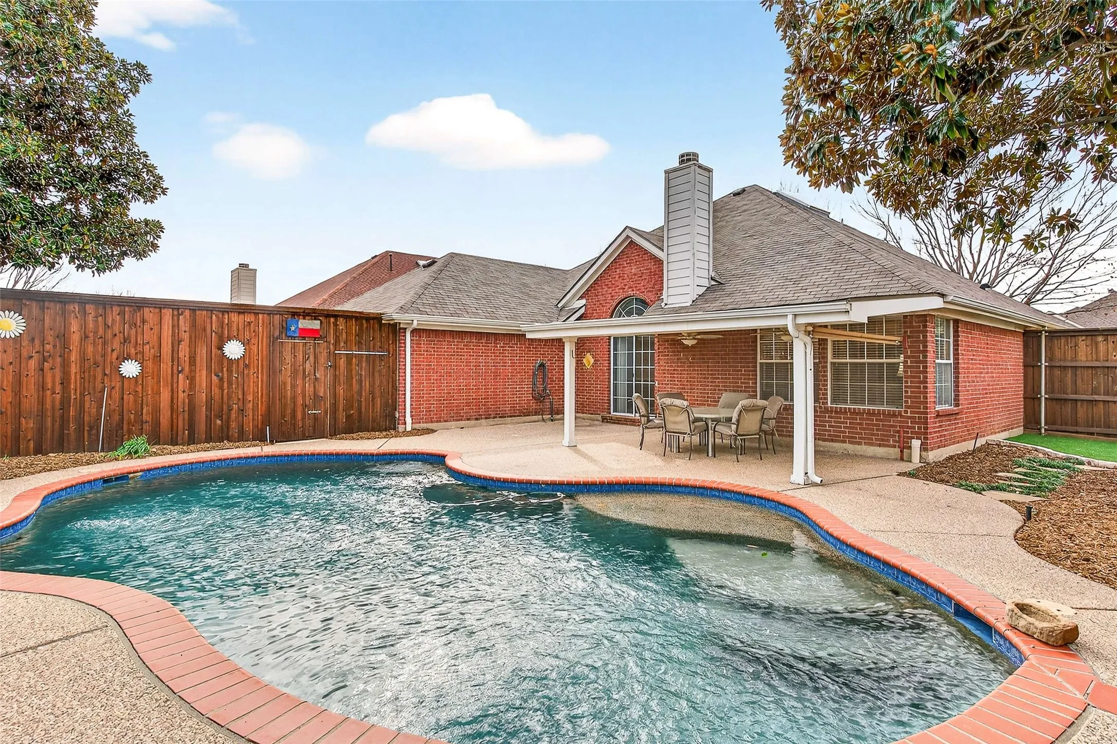 Single Family Residence For Sale in Collin County , 9818 Asheboro Street, Frisco, Texas 75035, 4 Bedroom, 2 Bathroom, 2 Garage spaces, 2,127 Sqft, built in 1999, mls#21319893, Real Estate Agent in Frisco, Homes For Sale in Collin county, Homes For Sale in Frisco, Realtor in Frisco Texas, Real Estate Brokerage Independent Realty Texas, Luminita Cordes Realtor