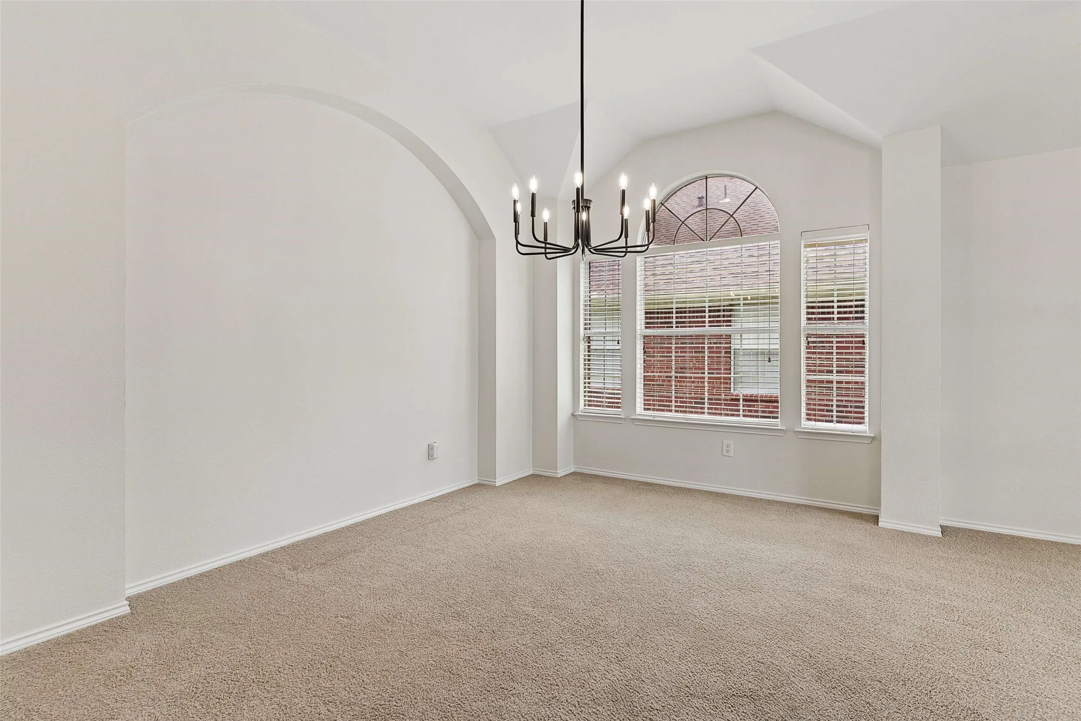 Single Family Residence For Sale in Collin County , 9818 Asheboro Street, Frisco, Texas 75035, 4 Bedroom, 2 Bathroom, 2 Garage spaces, 2,127 Sqft, built in 1999, mls#21319893, Real Estate Agent in Frisco, Homes For Sale in Collin county, Homes For Sale in Frisco, Realtor in Frisco Texas, Real Estate Brokerage Independent Realty Texas, Luminita Cordes Realtor