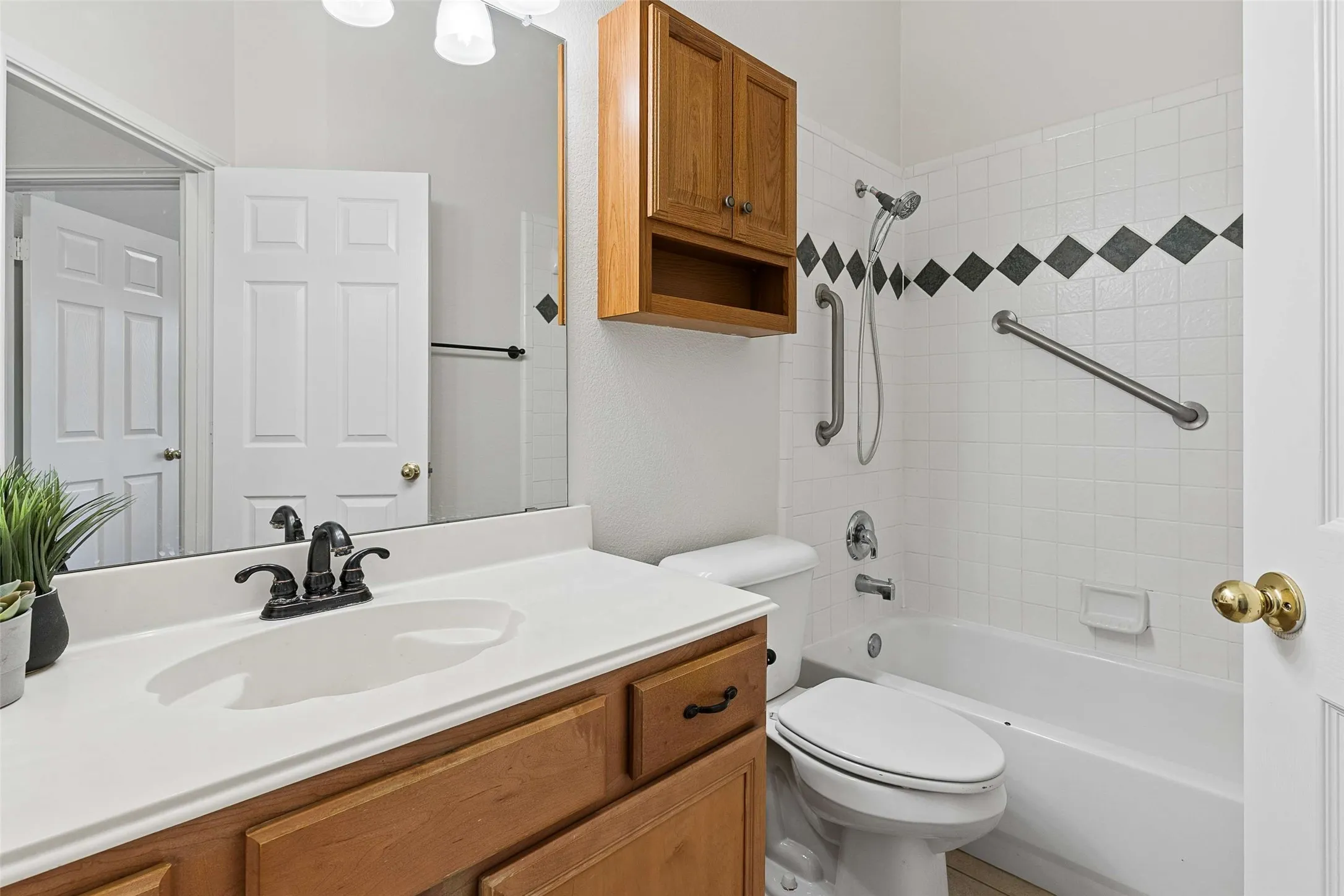 Single Family Residence For Sale in Collin County , 9818 Asheboro Street, Frisco, Texas 75035, 4 Bedroom, 2 Bathroom, 2 Garage spaces, 2,127 Sqft, built in 1999, mls#21319893, Real Estate Agent in Frisco, Homes For Sale in Collin county, Homes For Sale in Frisco, Realtor in Frisco Texas, Real Estate Brokerage Independent Realty Texas, Luminita Cordes Realtor
