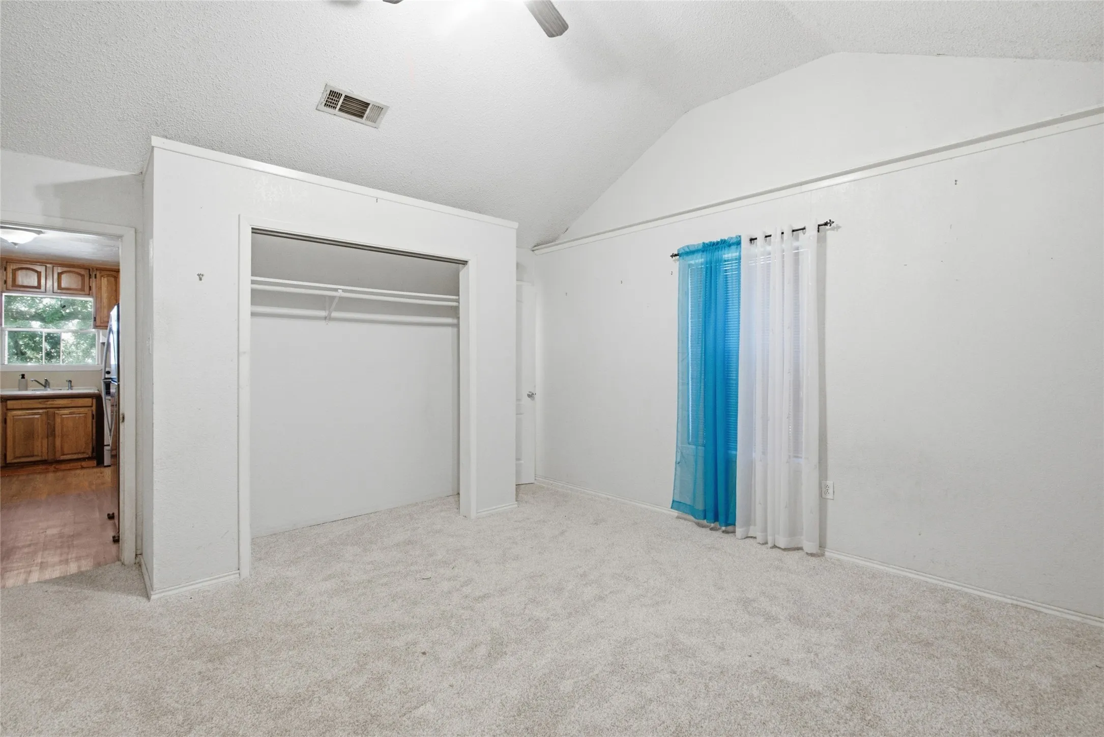 Single Family Residence For Sale in Parker County , 3200 Fairview Road, Millsap, Texas 76066, 3 Bedroom, 2 Bathroom, Garage spaces, 1,344 Sqft, built in 1990, mls#21319900, Real Estate Agent in Millsap, Homes For Sale in Parker county, Homes For Sale in Millsap, Realtor in Millsap Texas, Real Estate Brokerage Independent Realty Texas, Luminita Cordes Realtor