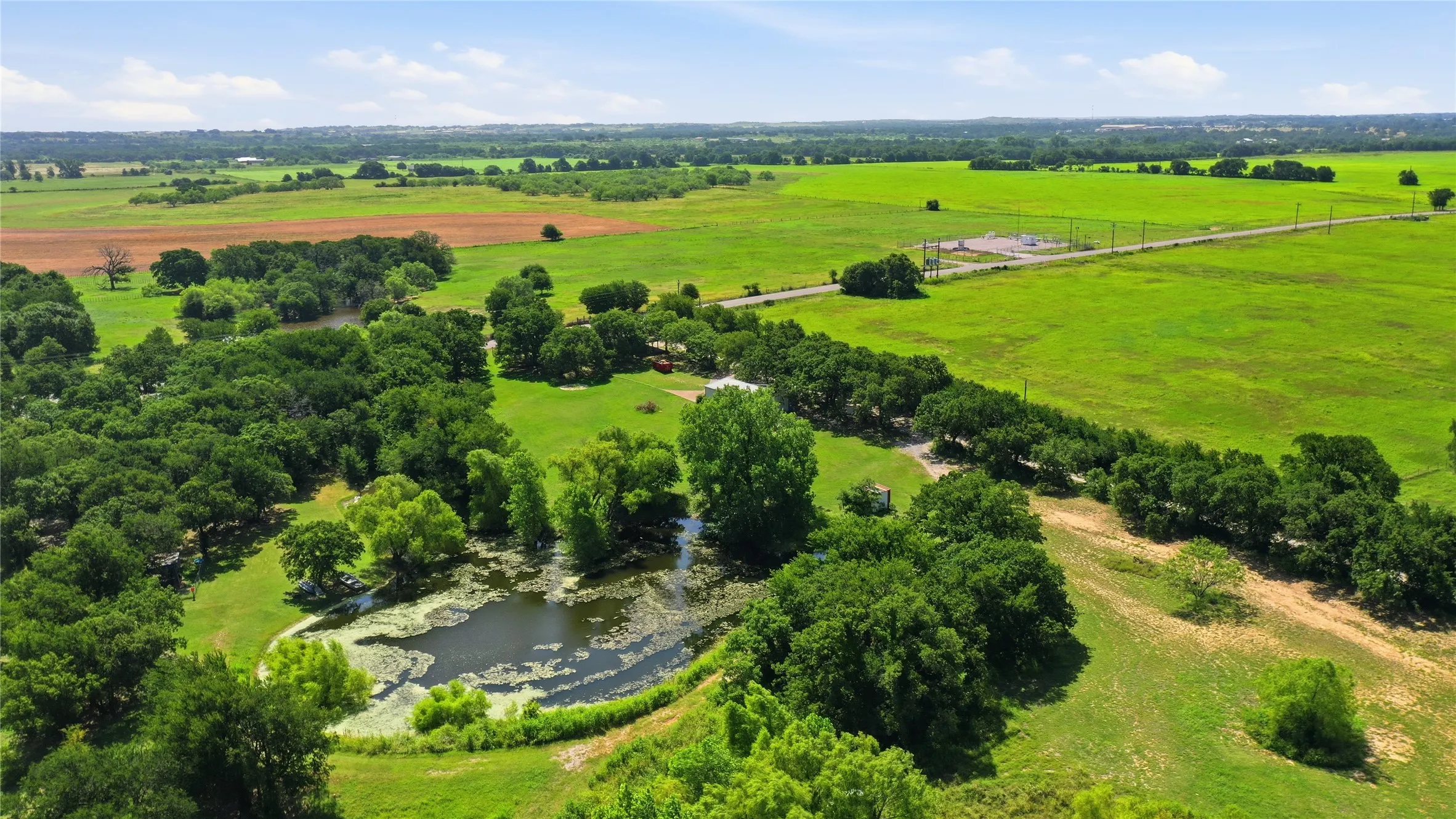 Single Family Residence For Sale in Parker County , 3200 Fairview Road, Millsap, Texas 76066, 3 Bedroom, 2 Bathroom, Garage spaces, 1,344 Sqft, built in 1990, mls#21319900, Real Estate Agent in Millsap, Homes For Sale in Parker county, Homes For Sale in Millsap, Realtor in Millsap Texas, Real Estate Brokerage Independent Realty Texas, Luminita Cordes Realtor