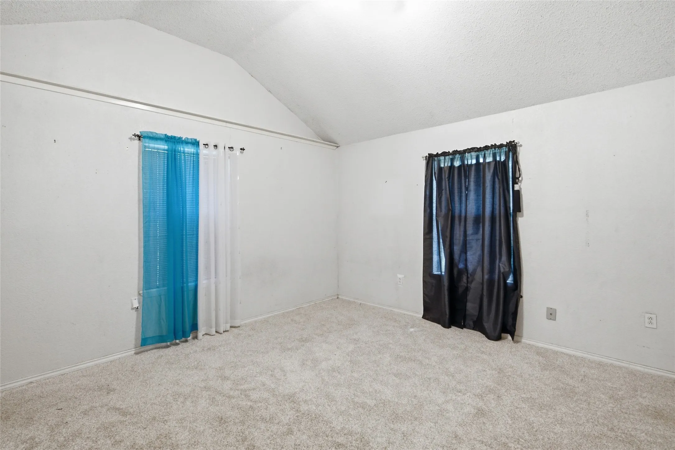 Single Family Residence For Sale in Parker County , 3200 Fairview Road, Millsap, Texas 76066, 3 Bedroom, 2 Bathroom, Garage spaces, 1,344 Sqft, built in 1990, mls#21319900, Real Estate Agent in Millsap, Homes For Sale in Parker county, Homes For Sale in Millsap, Realtor in Millsap Texas, Real Estate Brokerage Independent Realty Texas, Luminita Cordes Realtor