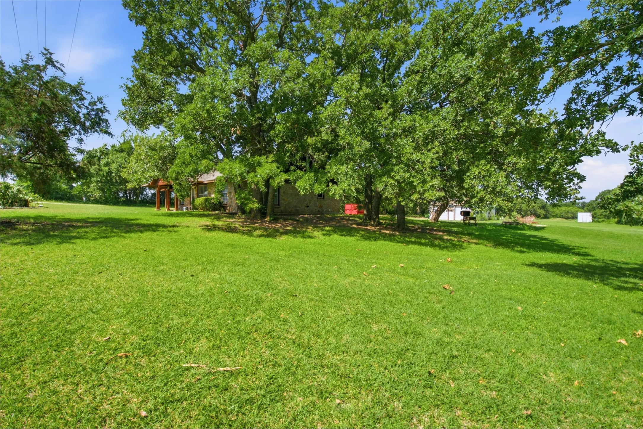 Single Family Residence For Sale in Parker County , 3200 Fairview Road, Millsap, Texas 76066, 3 Bedroom, 2 Bathroom, Garage spaces, 1,344 Sqft, built in 1990, mls#21319900, Real Estate Agent in Millsap, Homes For Sale in Parker county, Homes For Sale in Millsap, Realtor in Millsap Texas, Real Estate Brokerage Independent Realty Texas, Luminita Cordes Realtor
