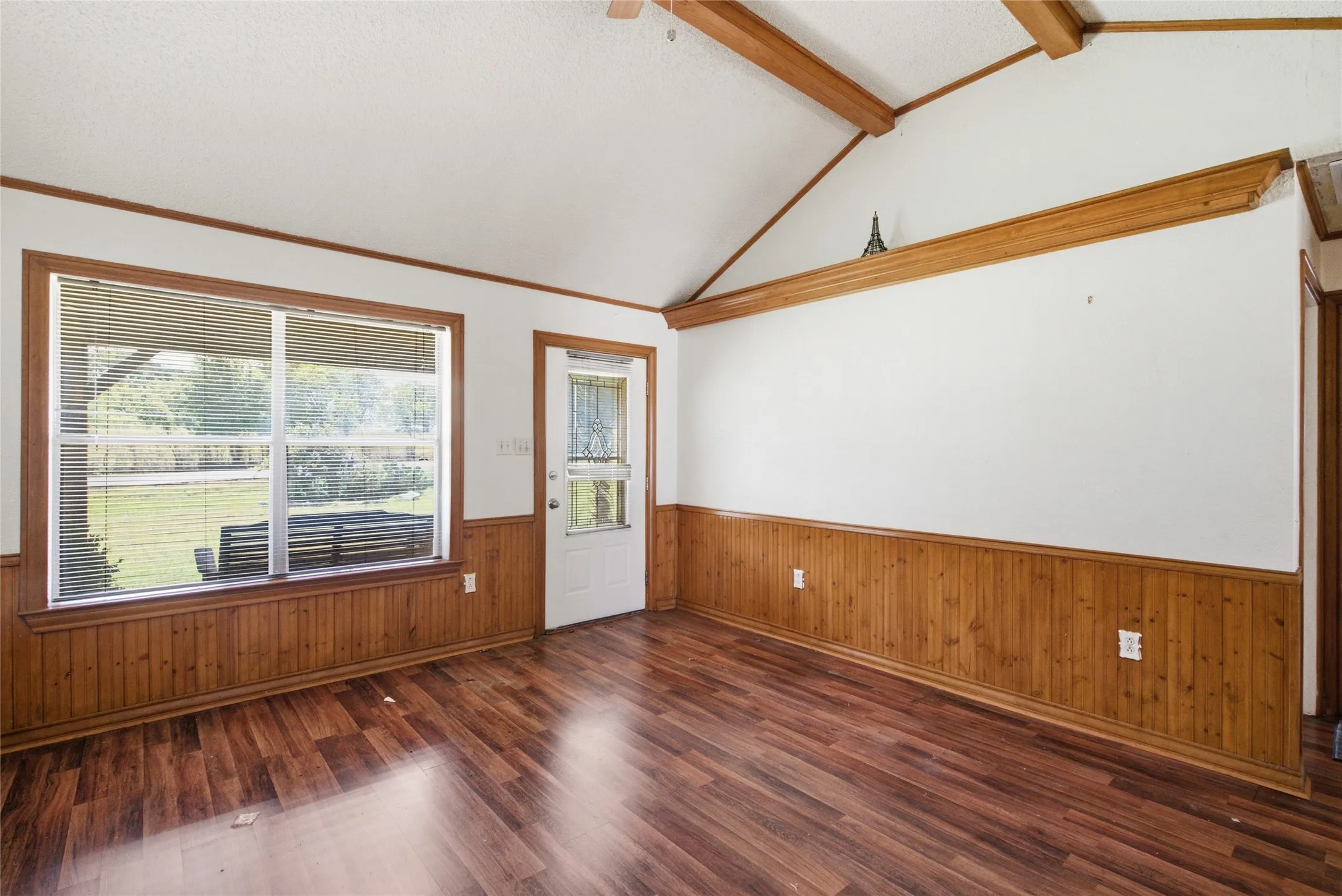 Single Family Residence For Sale in Parker County , 3200 Fairview Road, Millsap, Texas 76066, 3 Bedroom, 2 Bathroom, Garage spaces, 1,344 Sqft, built in 1990, mls#21319900, Real Estate Agent in Millsap, Homes For Sale in Parker county, Homes For Sale in Millsap, Realtor in Millsap Texas, Real Estate Brokerage Independent Realty Texas, Luminita Cordes Realtor