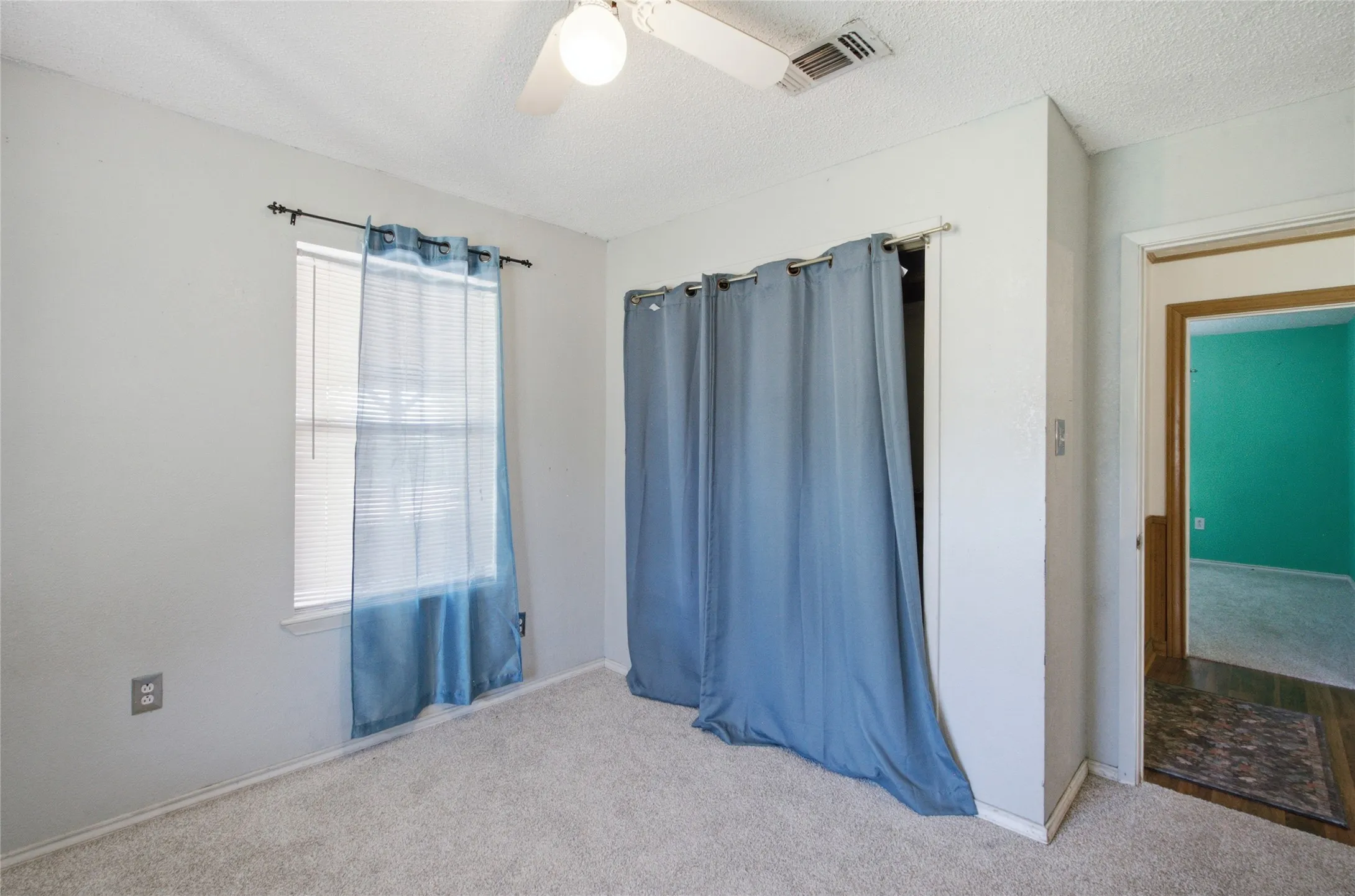 Single Family Residence For Sale in Parker County , 3200 Fairview Road, Millsap, Texas 76066, 3 Bedroom, 2 Bathroom, Garage spaces, 1,344 Sqft, built in 1990, mls#21319900, Real Estate Agent in Millsap, Homes For Sale in Parker county, Homes For Sale in Millsap, Realtor in Millsap Texas, Real Estate Brokerage Independent Realty Texas, Luminita Cordes Realtor