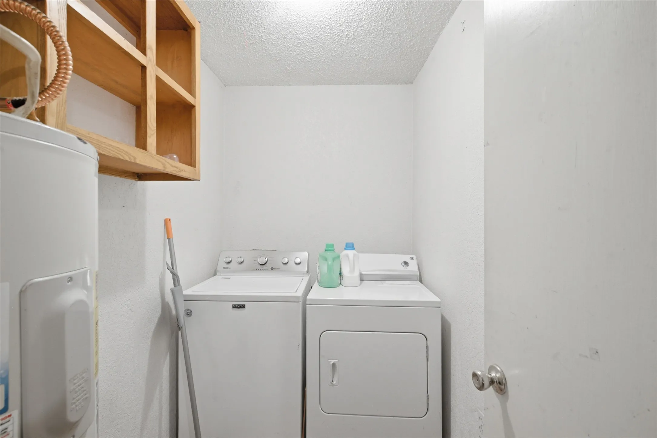 Single Family Residence For Sale in Parker County , 3200 Fairview Road, Millsap, Texas 76066, 3 Bedroom, 2 Bathroom, Garage spaces, 1,344 Sqft, built in 1990, mls#21319900, Real Estate Agent in Millsap, Homes For Sale in Parker county, Homes For Sale in Millsap, Realtor in Millsap Texas, Real Estate Brokerage Independent Realty Texas, Luminita Cordes Realtor