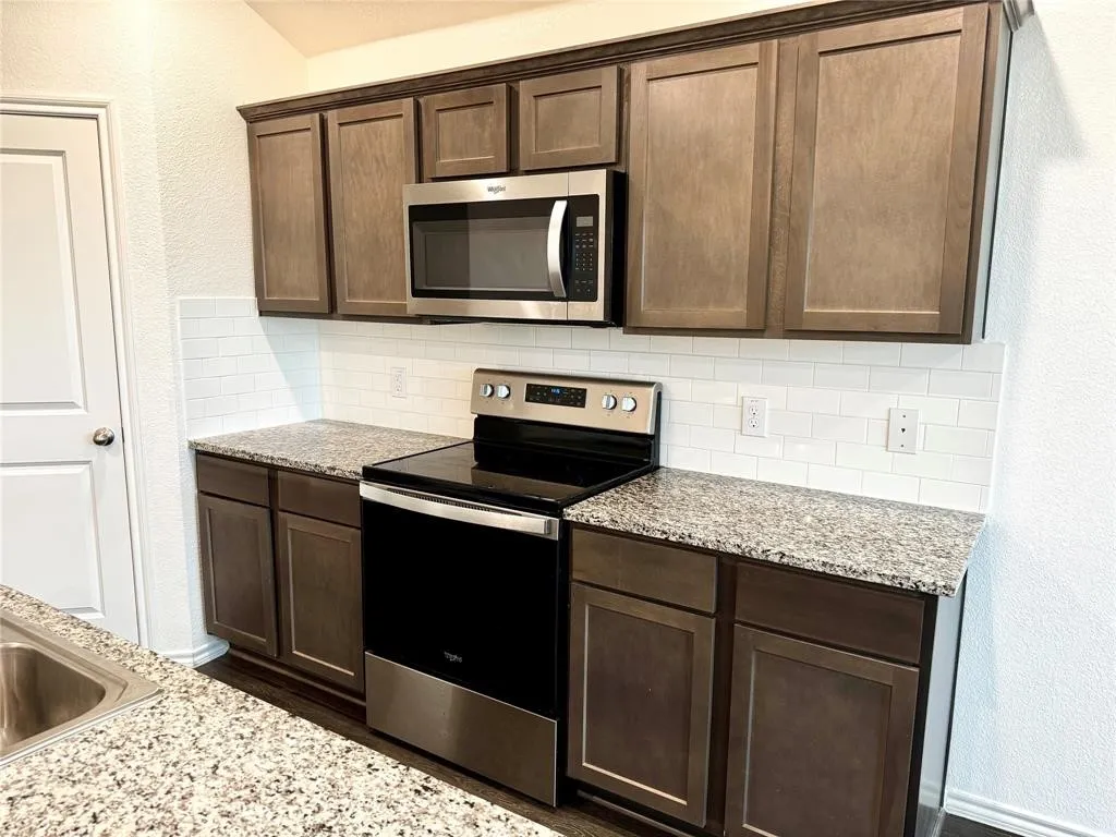 Single Family Residence For Rent in Kaufman County , 4325 Pyramid Drive, Forney, Texas 75126, 3 Bedroom, 2 Bathroom, 2 Garage spaces, 1,450 Sqft, built in 2020, mls#21300701, Real Estate Agent in Forney, Homes For Rent in Kaufman county, Homes For Rent in Forney, Realtor in Forney Texas, Real Estate Brokerage Independent Realty Texas, Luminita Cordes Realtor