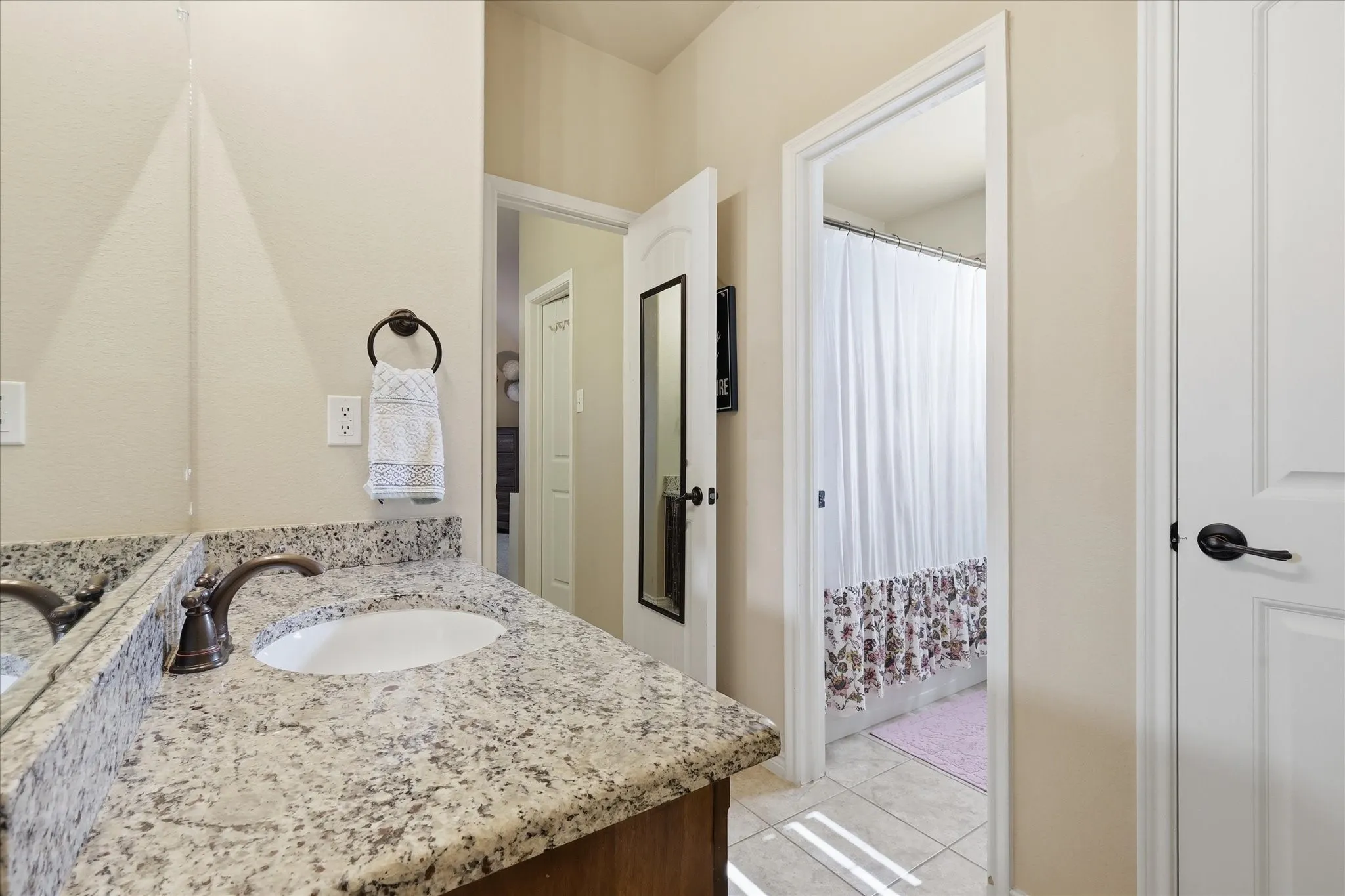 Single Family Residence For Sale in Collin County , 10512 Flat Creek Trail, Mc Kinney, Texas 75072, 5 Bedroom, 4 Bathroom, 2 Garage spaces, 3,745 Sqft, built in 2011, mls#21313027, Real Estate Agent in Mc Kinney, Homes For Sale in Collin county, Homes For Sale in Mc Kinney, Realtor in Mc Kinney Texas, Real Estate Brokerage Independent Realty Texas, Luminita Cordes Realtor