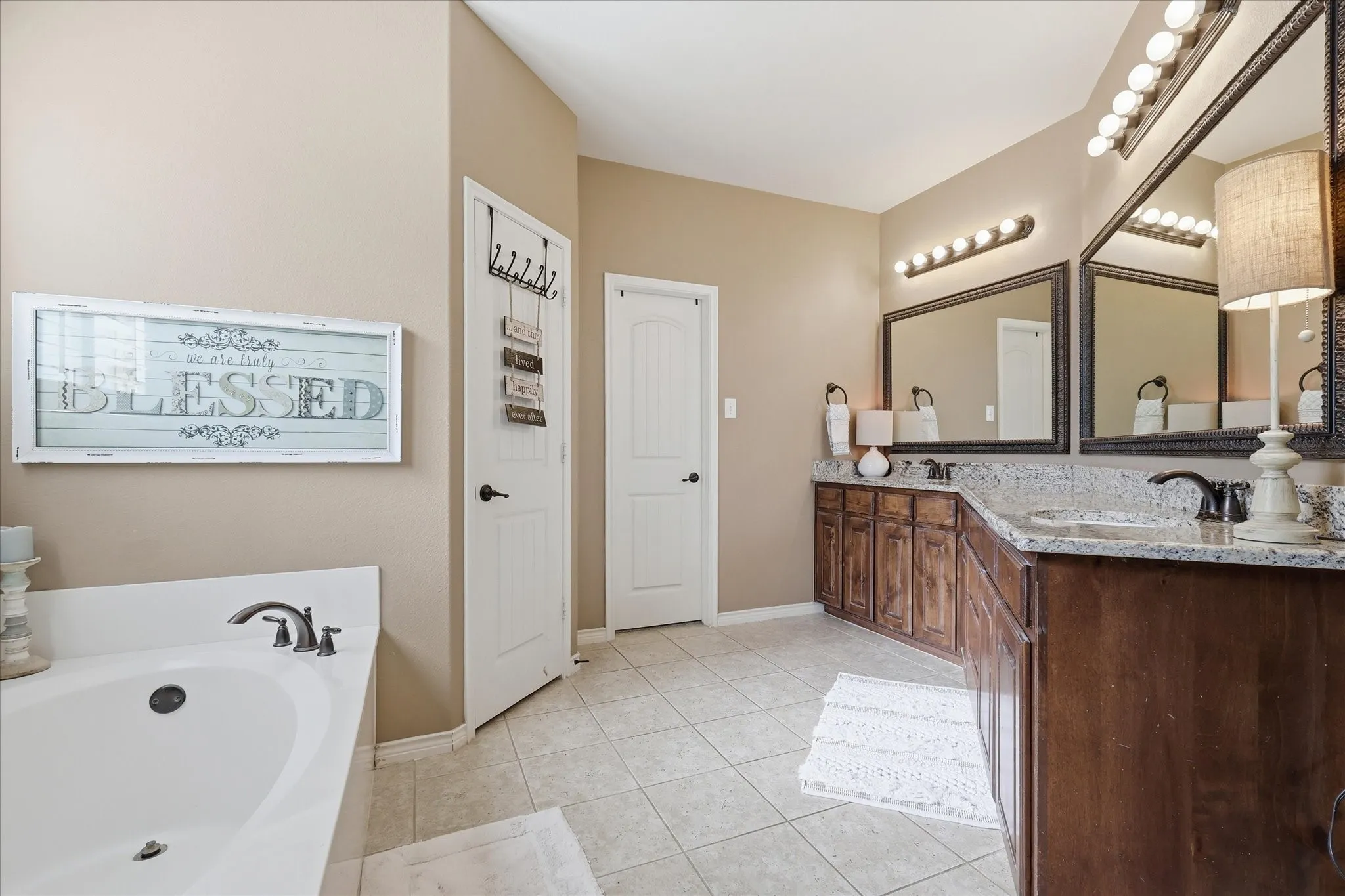 Single Family Residence For Sale in Collin County , 10512 Flat Creek Trail, Mc Kinney, Texas 75072, 5 Bedroom, 4 Bathroom, 2 Garage spaces, 3,745 Sqft, built in 2011, mls#21313027, Real Estate Agent in Mc Kinney, Homes For Sale in Collin county, Homes For Sale in Mc Kinney, Realtor in Mc Kinney Texas, Real Estate Brokerage Independent Realty Texas, Luminita Cordes Realtor
