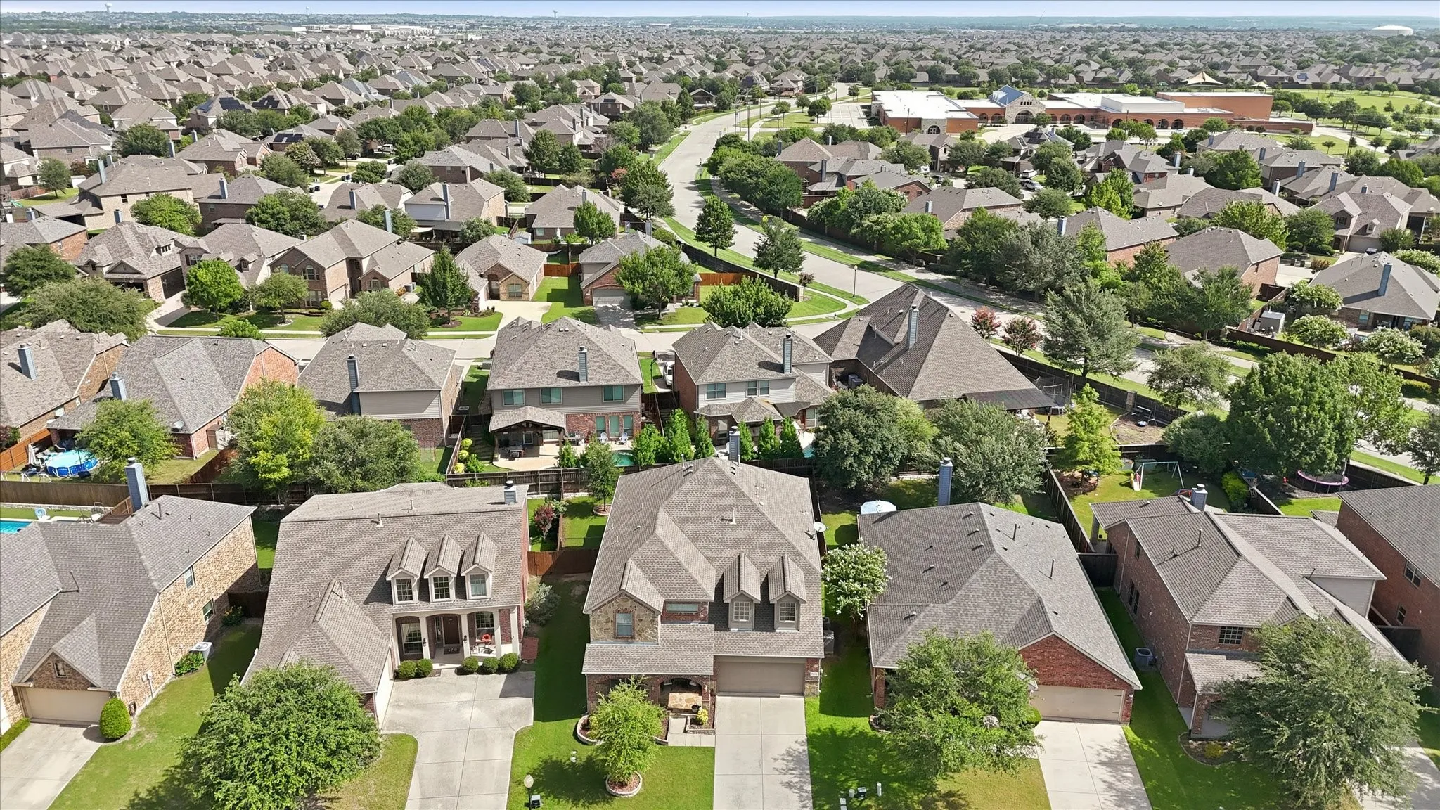 Single Family Residence For Sale in Collin County , 10512 Flat Creek Trail, Mc Kinney, Texas 75072, 5 Bedroom, 4 Bathroom, 2 Garage spaces, 3,745 Sqft, built in 2011, mls#21313027, Real Estate Agent in Mc Kinney, Homes For Sale in Collin county, Homes For Sale in Mc Kinney, Realtor in Mc Kinney Texas, Real Estate Brokerage Independent Realty Texas, Luminita Cordes Realtor